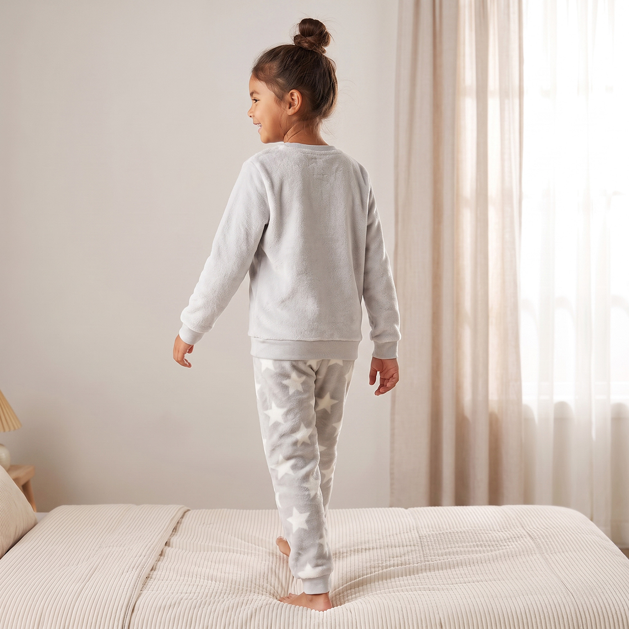 طقم بيجاما بأكمام طويلة وياقة ضيقة وزخارف قطة من جونيورز-girls-clothing-nightwear-image-4