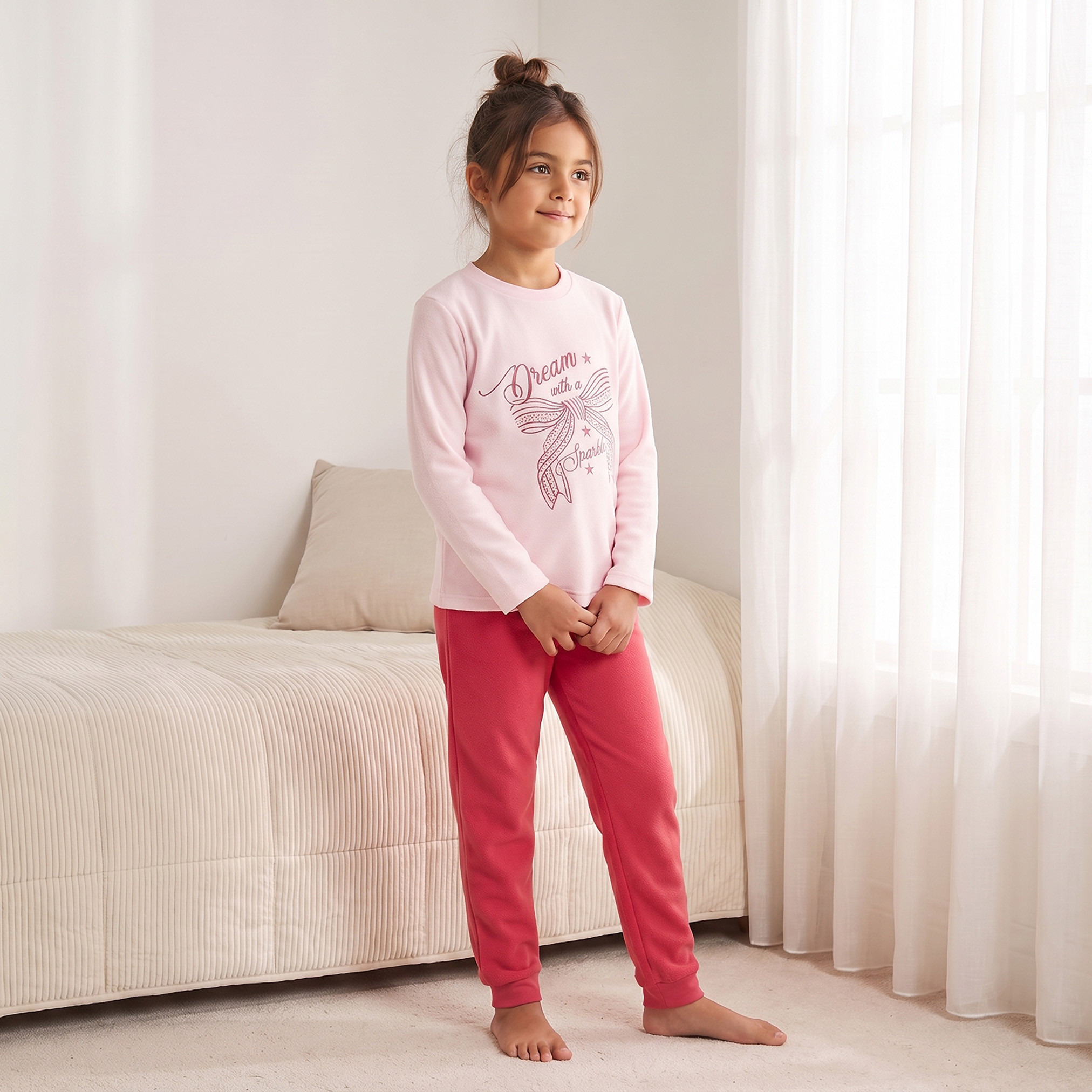 طقم بيجاما قطن بطبعات فيونكات وياقة ضيقة وأكمام طويلة من جونيورز-girls-clothing-nightwear-image-1