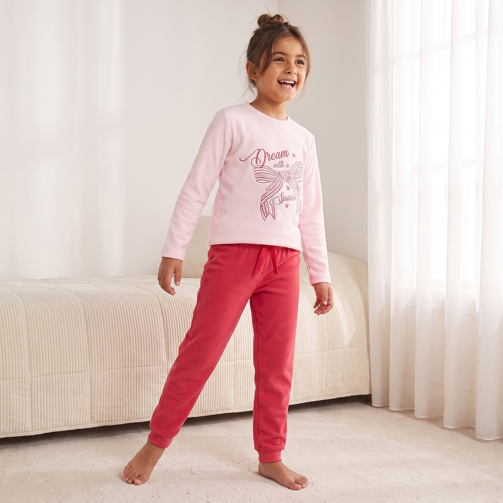 طقم بيجاما قطن بطبعات فيونكات وياقة ضيقة وأكمام طويلة من جونيورز-girls-clothing-nightwear-image-7