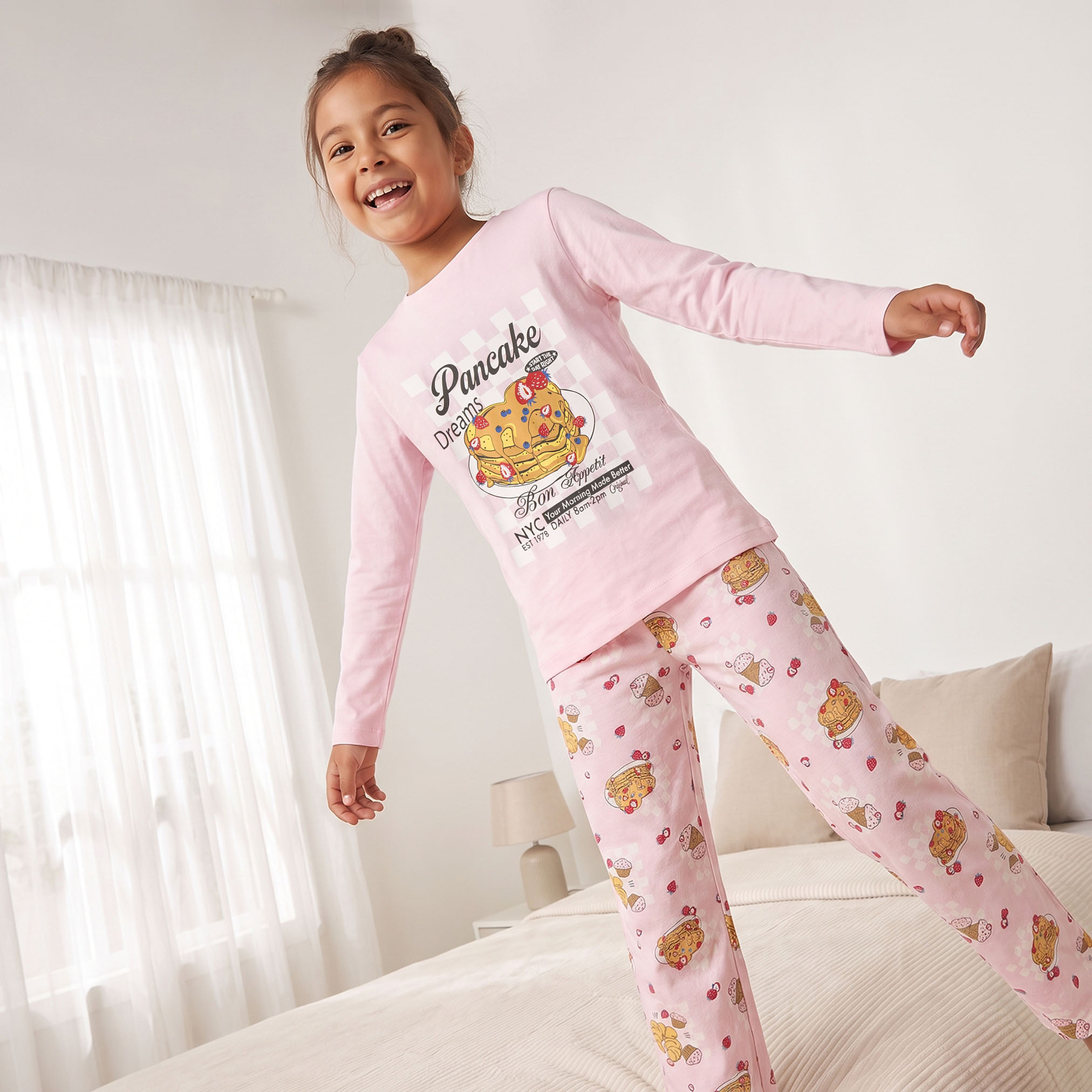 طقم بيجاما قطن بياقة ضيقة وأكمام طويلة بطبعات بانكيك من جونيورز-girls-clothing-nightwear-image-4