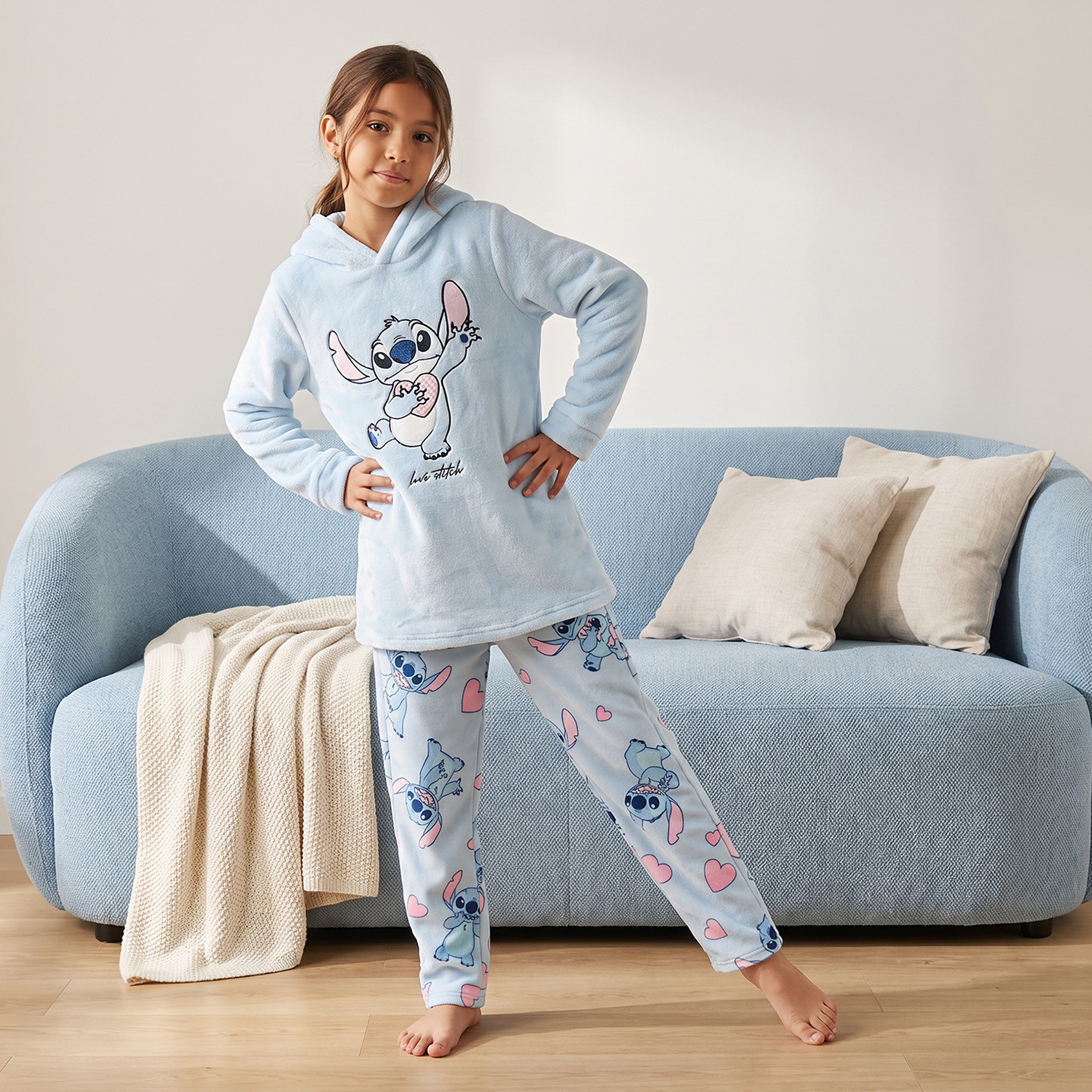 طقم بيجاما قطن بقبعة وأكمام طويلة وطبعات ستيتش-girls-clothing-nightwear-image-1