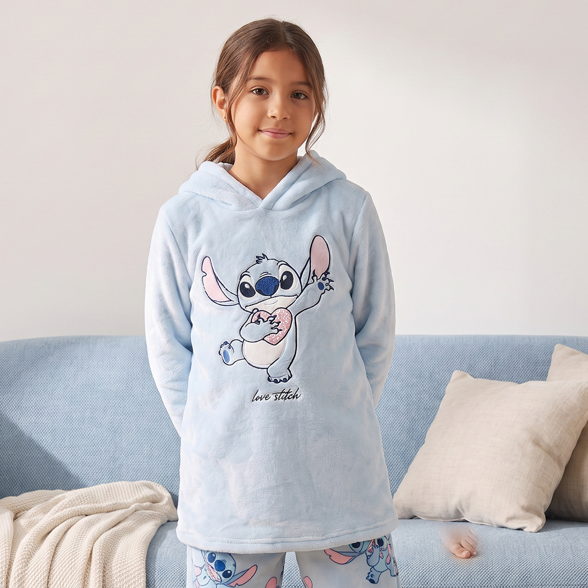 طقم بيجاما قطن بقبعة وأكمام طويلة وطبعات ستيتش-girls-clothing-nightwear-image-3