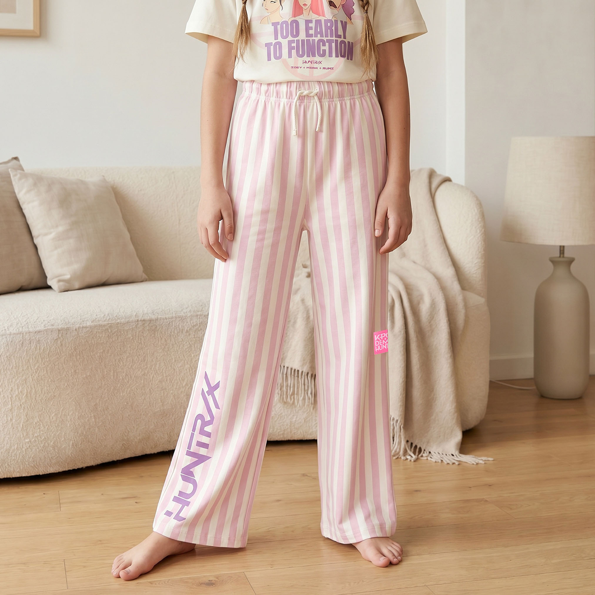 Netflix Cotton Crew Neck Short Sleeves Pyjama Set with KPop Demon Hunters Print-girls-clothing-nightwear-image-3