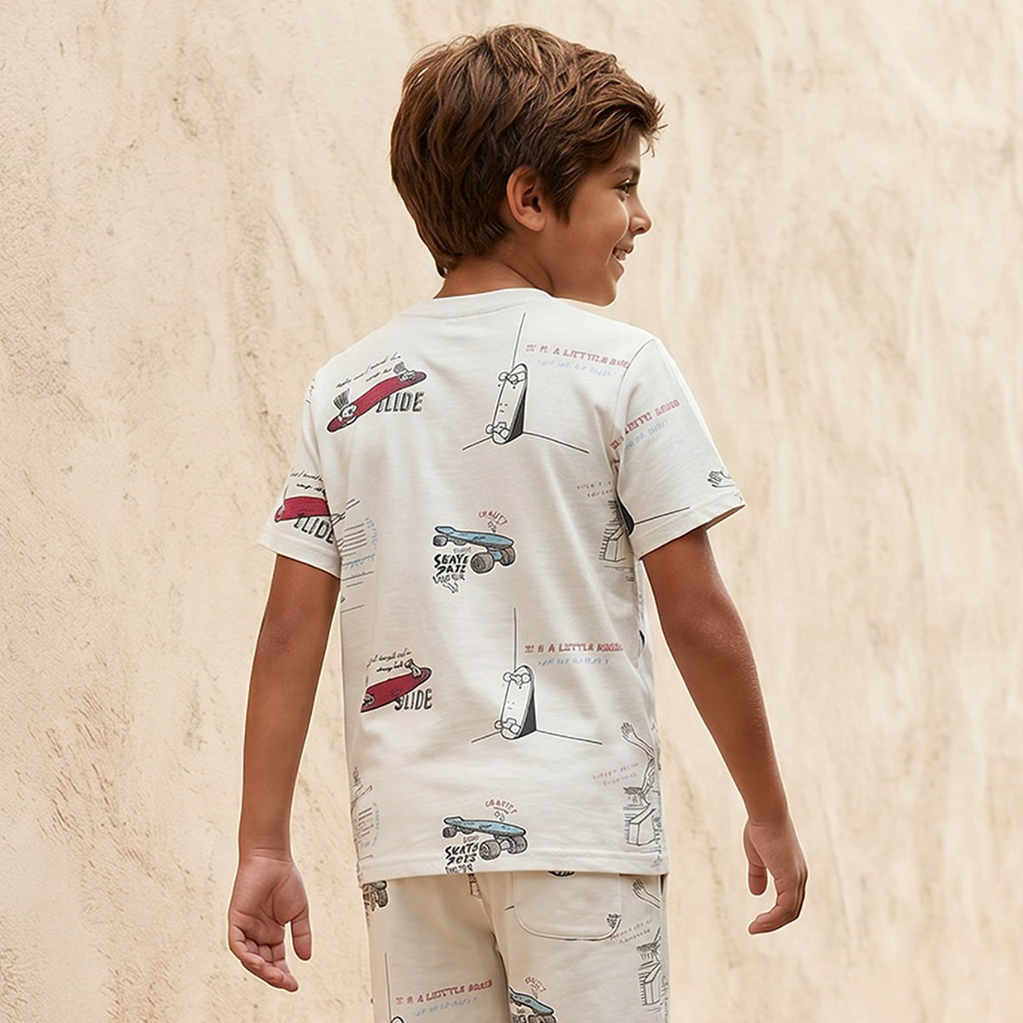 تيشيرت بياقة ضيقة وأكمام قصيرة وطبعات من جونيورز-boys-clothing-tshirtsandpolos-image-3