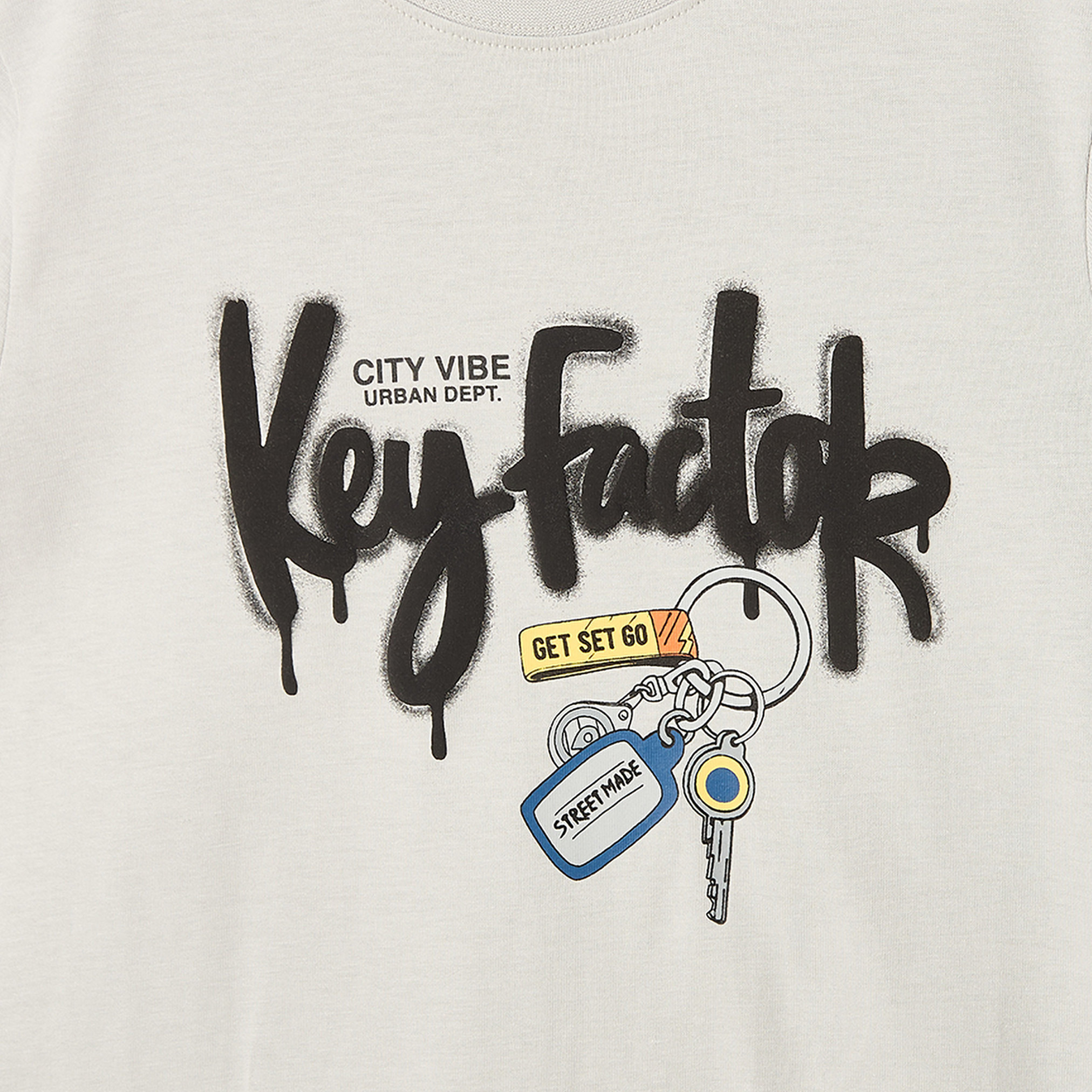 تيشيرت بطبعات جرافيتي وأكمام قصيرة وياقة ضيقة من جونيورز-boys-clothing-tshirtsandpolos-image-4