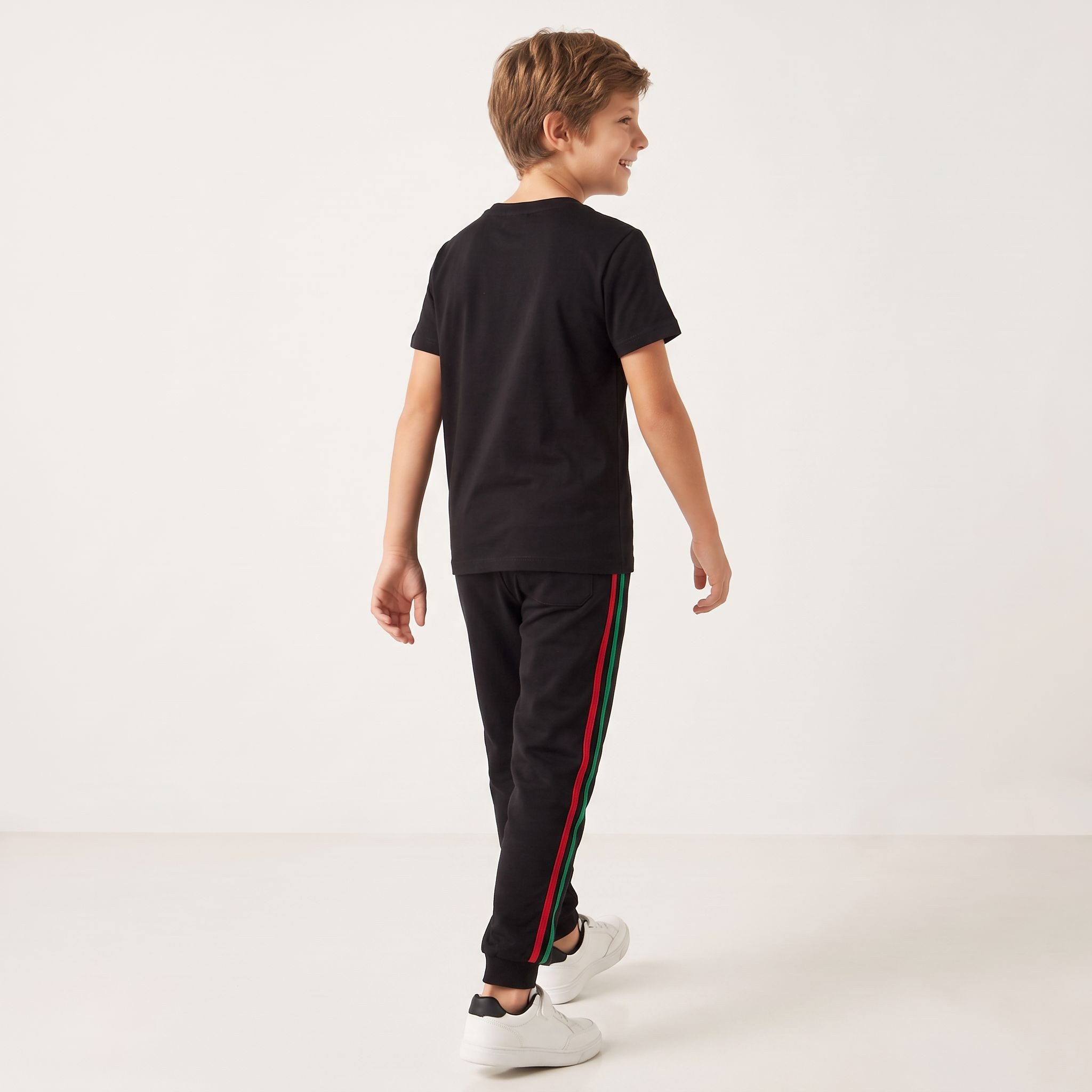 تيشيرت بياقة ضيقة وأكمام قصيرة وطبعات من جونيورز-boys-clothing-tshirtsandpolos-image-4