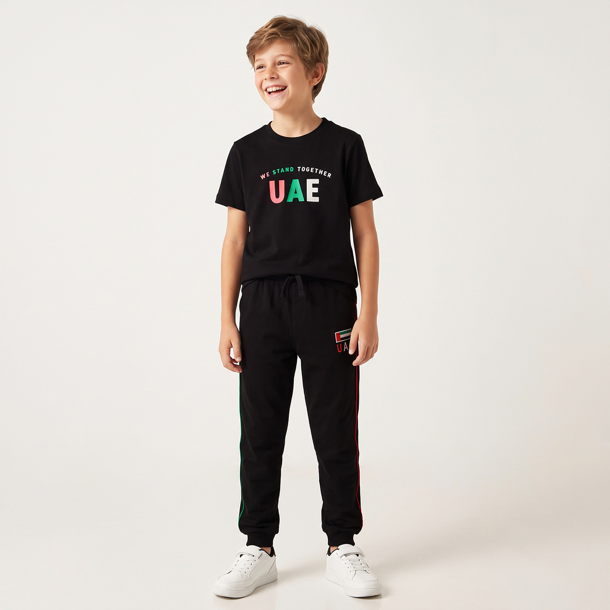 تيشيرت بياقة ضيقة وأكمام قصيرة وطبعات من جونيورز-boys-clothing-tshirtsandpolos-image-2