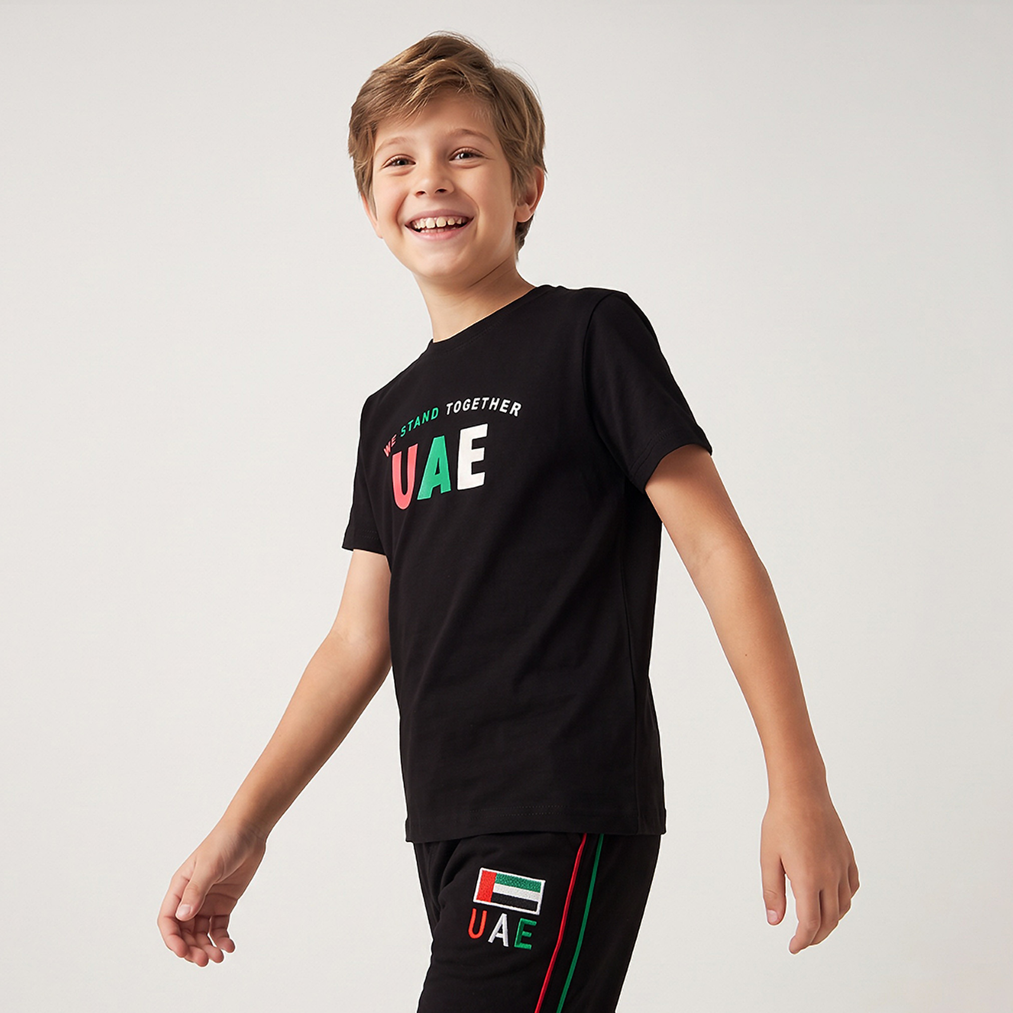 تيشيرت بياقة ضيقة وأكمام قصيرة وطبعات من جونيورز-boys-clothing-tshirtsandpolos-image-6