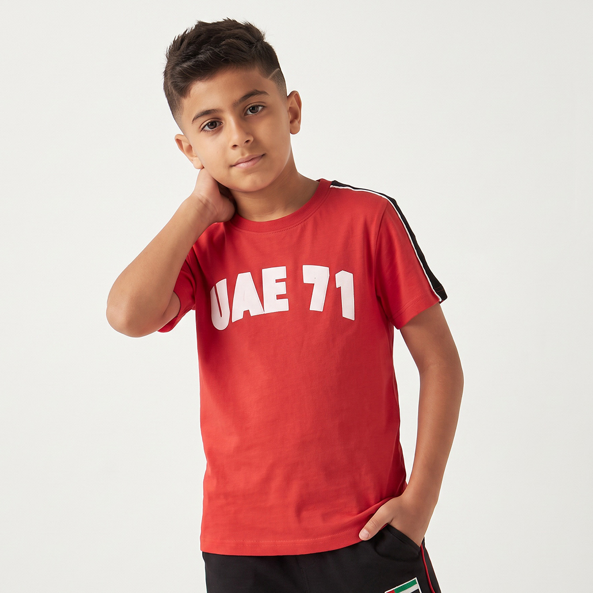 تيشيرت بياقة ضيقة وأكمام قصيرة وطبعات من جونيورز-boys-clothing-tshirtsandpolos-image-1
