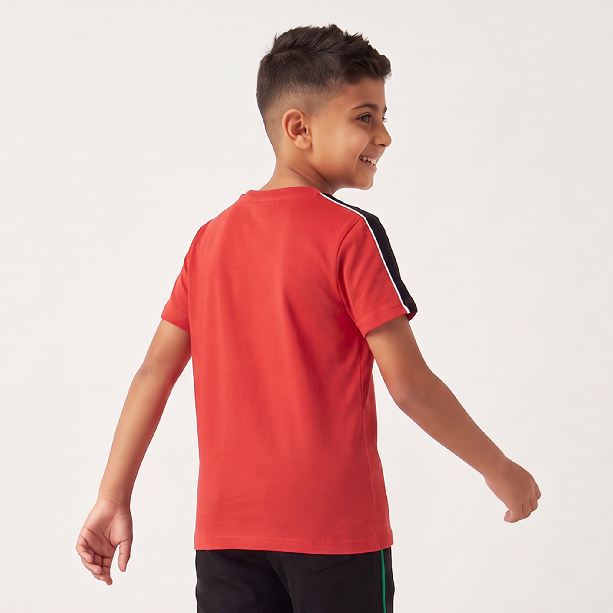تيشيرت بياقة ضيقة وأكمام قصيرة وطبعات من جونيورز-boys-clothing-tshirtsandpolos-image-3
