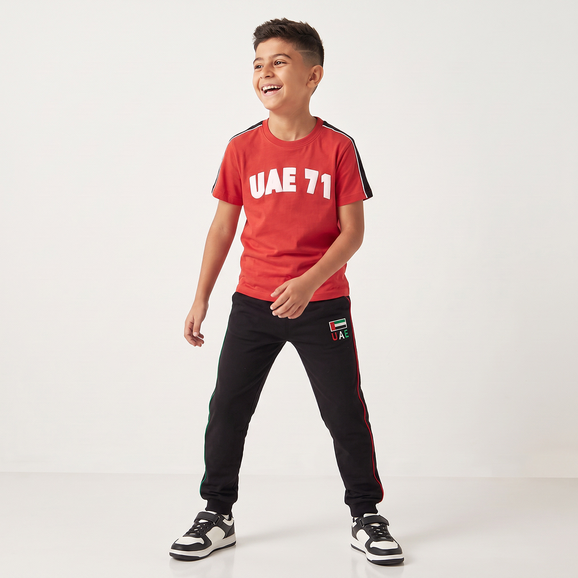 تيشيرت بياقة ضيقة وأكمام قصيرة وطبعات من جونيورز-boys-clothing-tshirtsandpolos-image-5