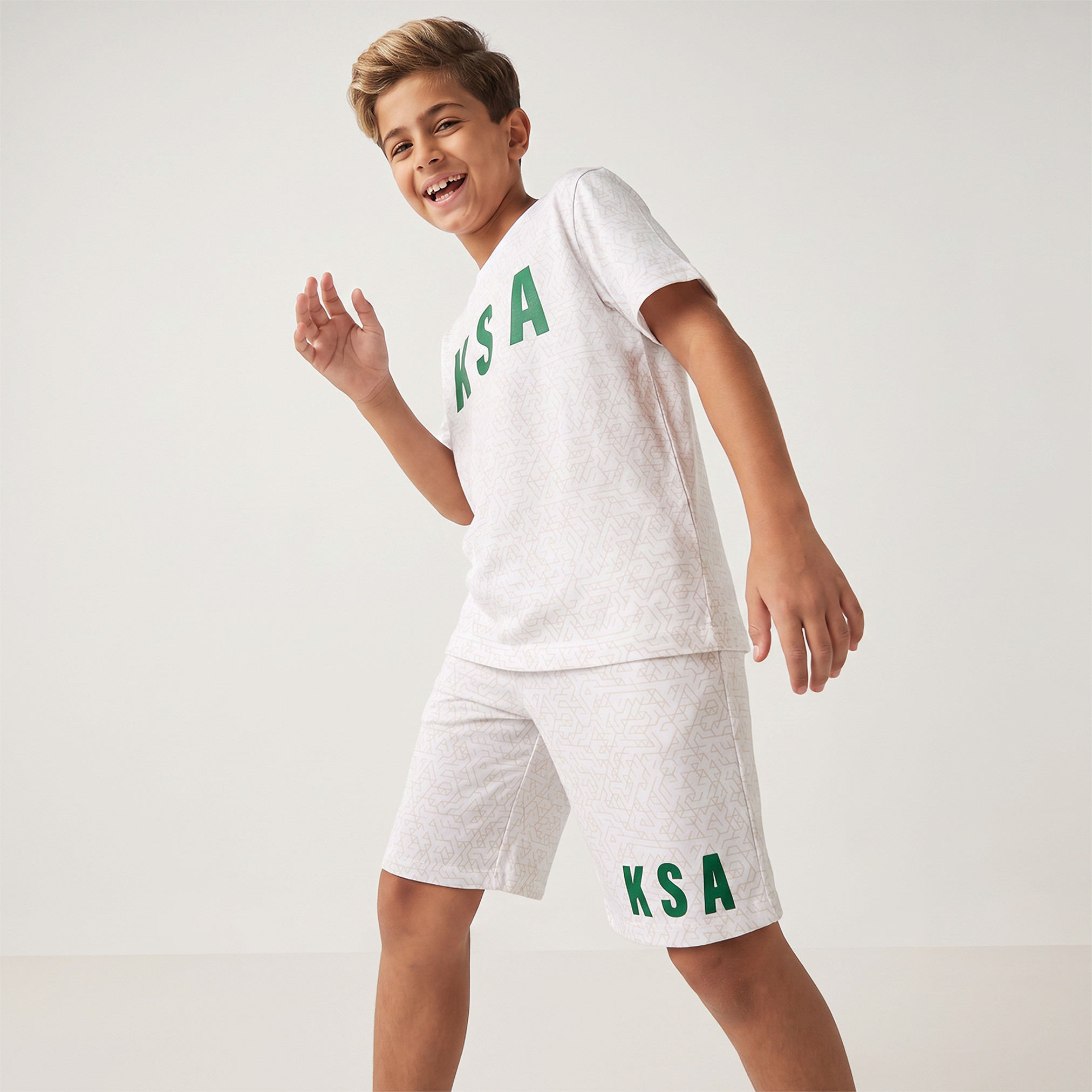 Juniors Knee Length Elasticated Drawstring Waist Shorts with KSA National Day Print-boys-clothing-bottoms-shorts-image-5