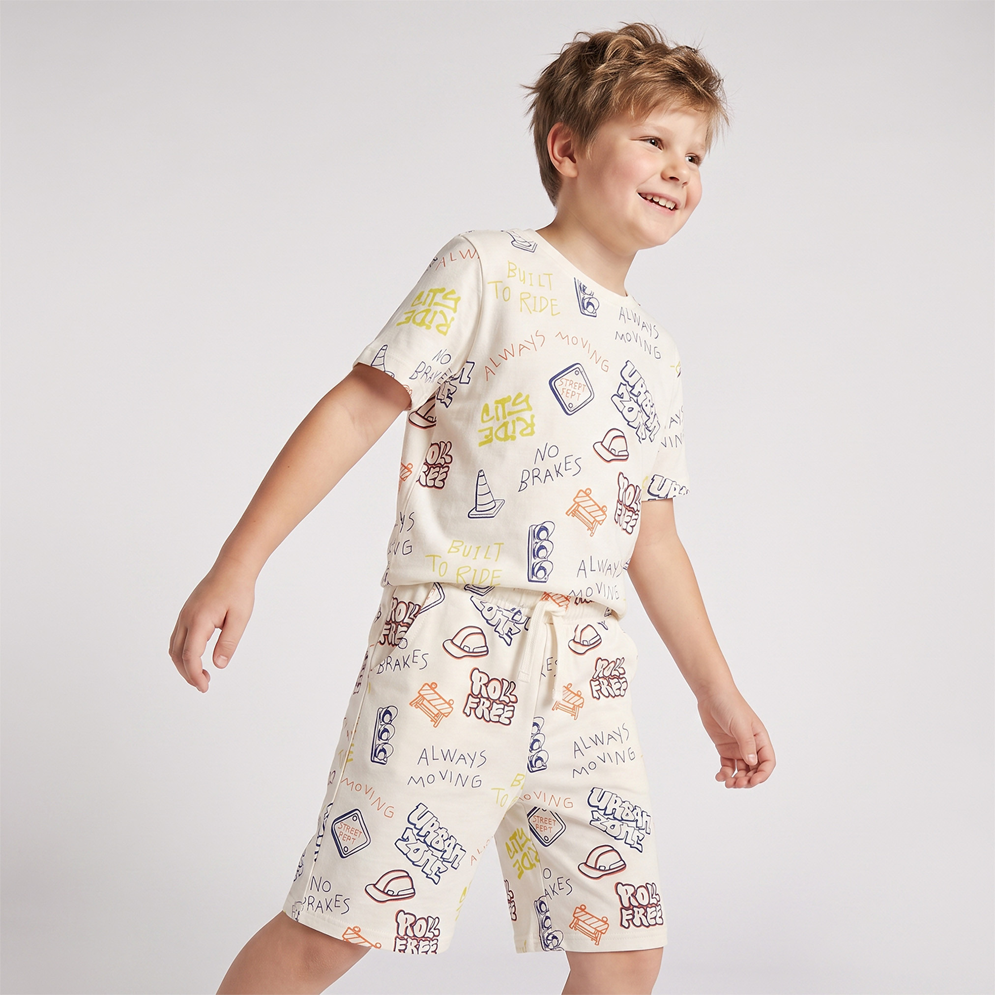 Juniors Knee Length Drawstring Waist Shorts with Graphic Print-boys-clothing-bottoms-shorts-image-5
