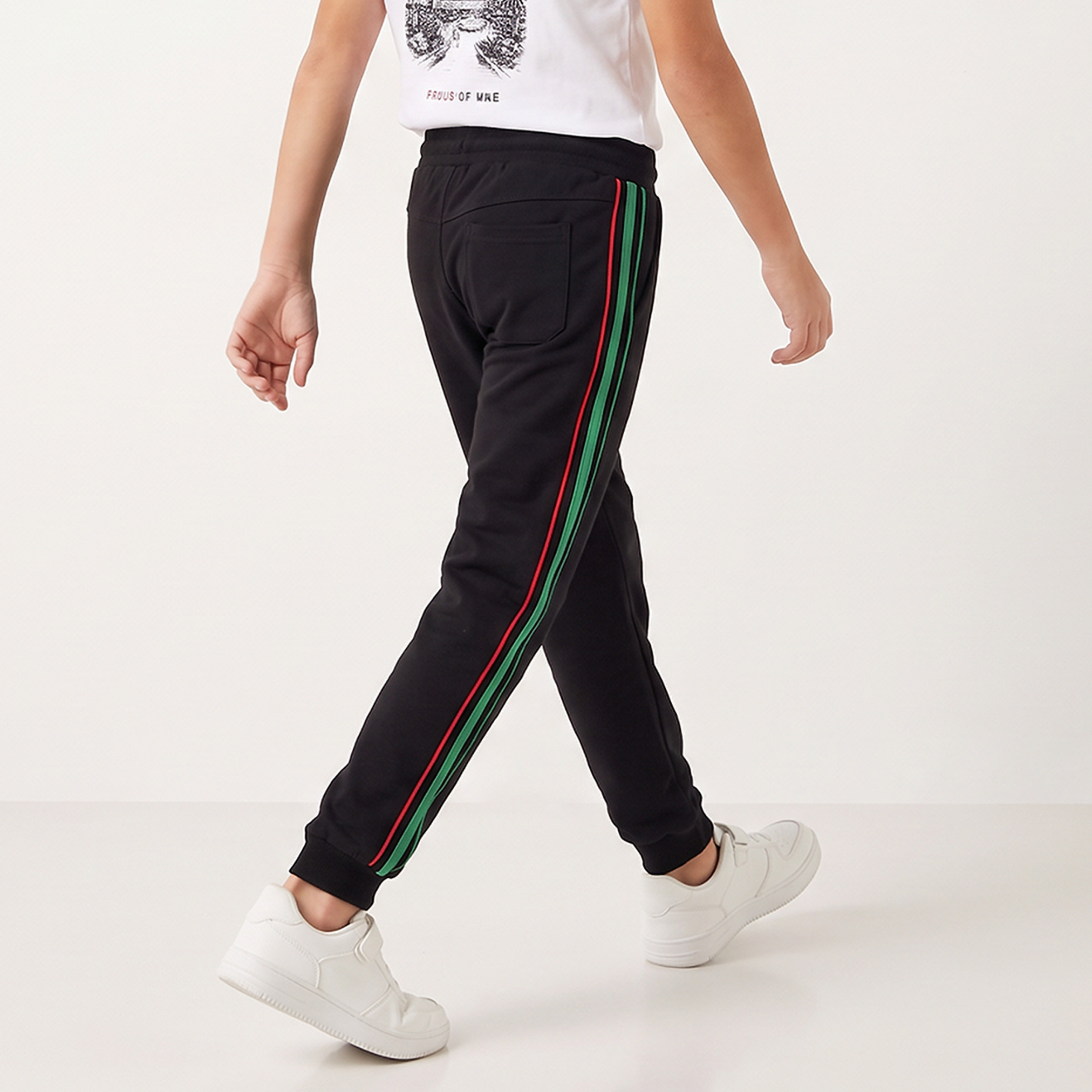 بنطلون رياضي بخصر مطاطي ورباط إغلاق وتطريز اليوم الوطني الإماراتي من جونيورز-boys-clothing-bottoms-joggersandtrackpants-image-3
