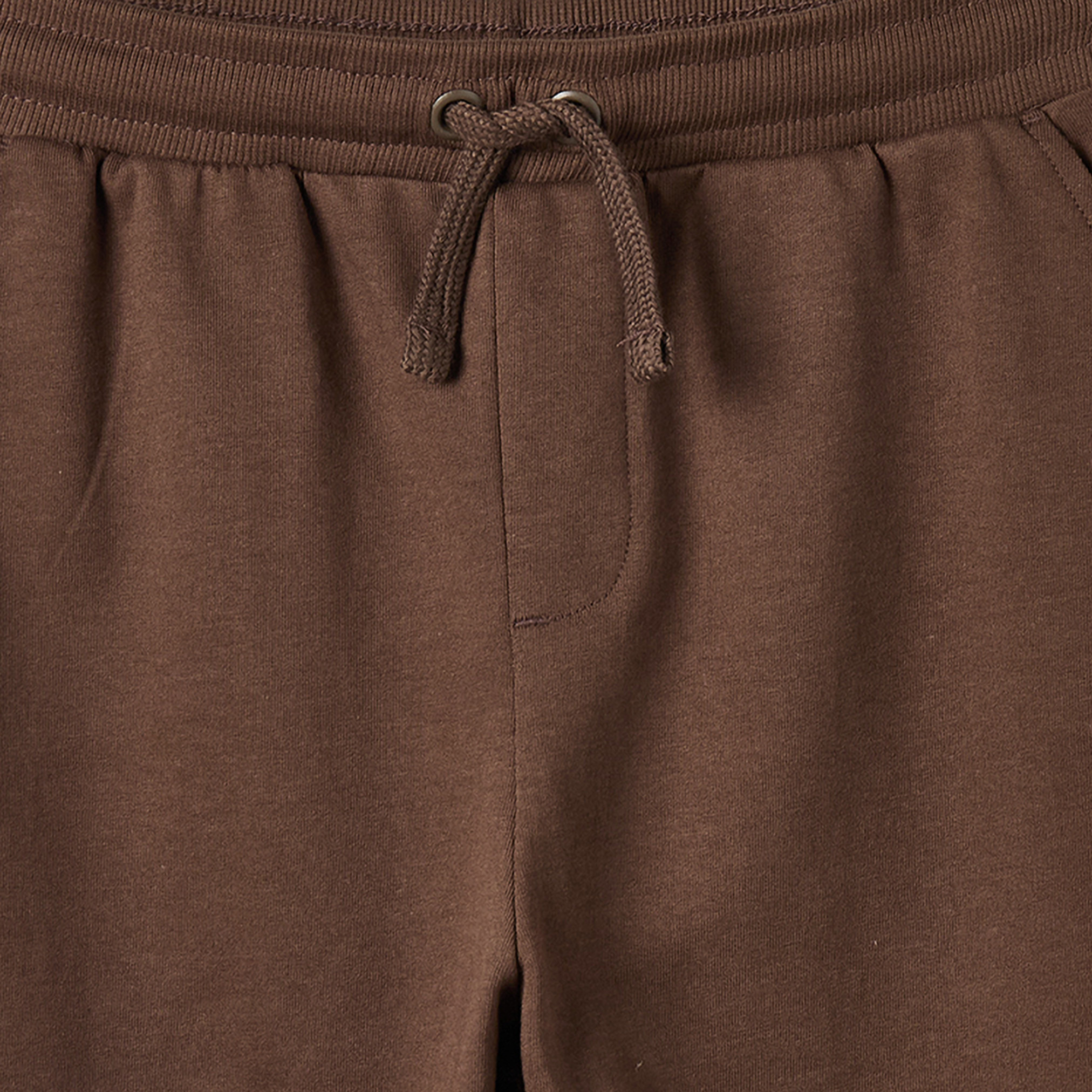 بنطلون رياضي برباط خصر مطاطي وطبعات شعار من جونيورز-boys-clothing-bottoms-joggersandtrackpants-image-5