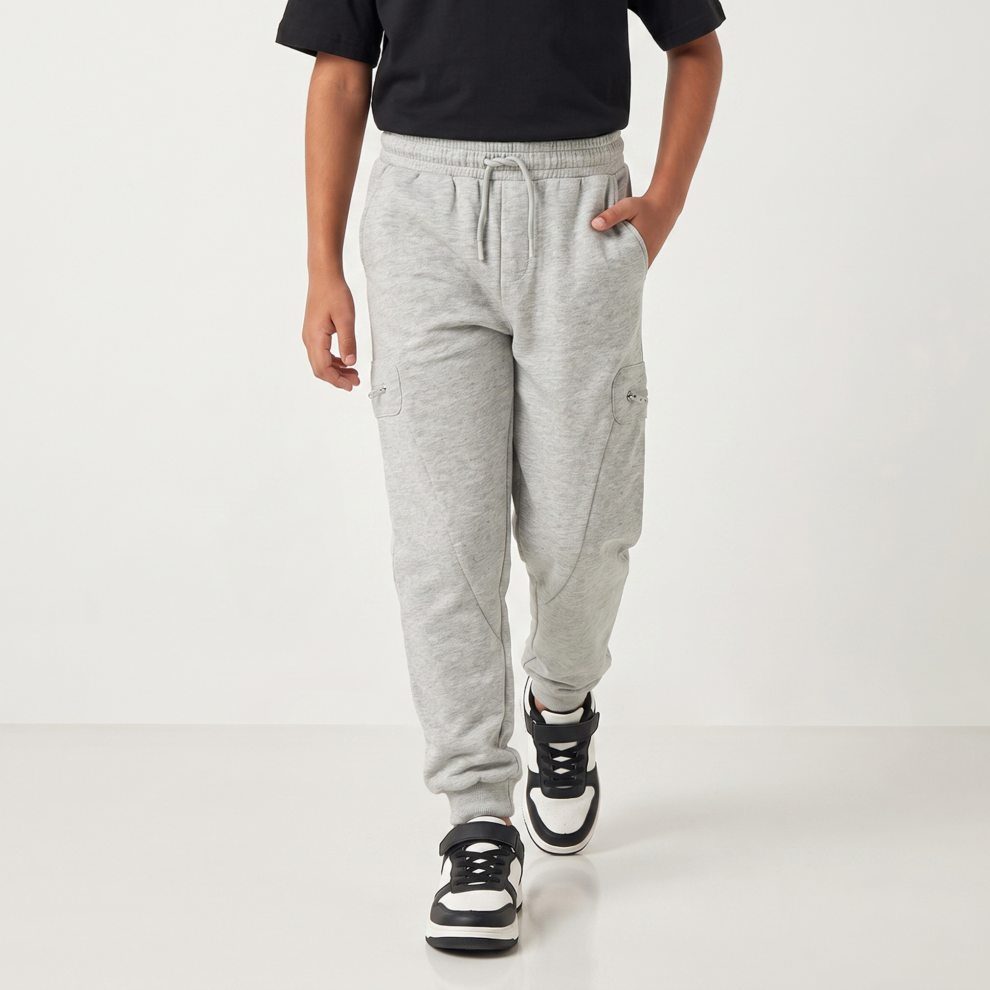 بنطلون رياضي برباط على الخصر وجيوب من جونيورز-boys-clothing-bottoms-joggersandtrackpants-image-1