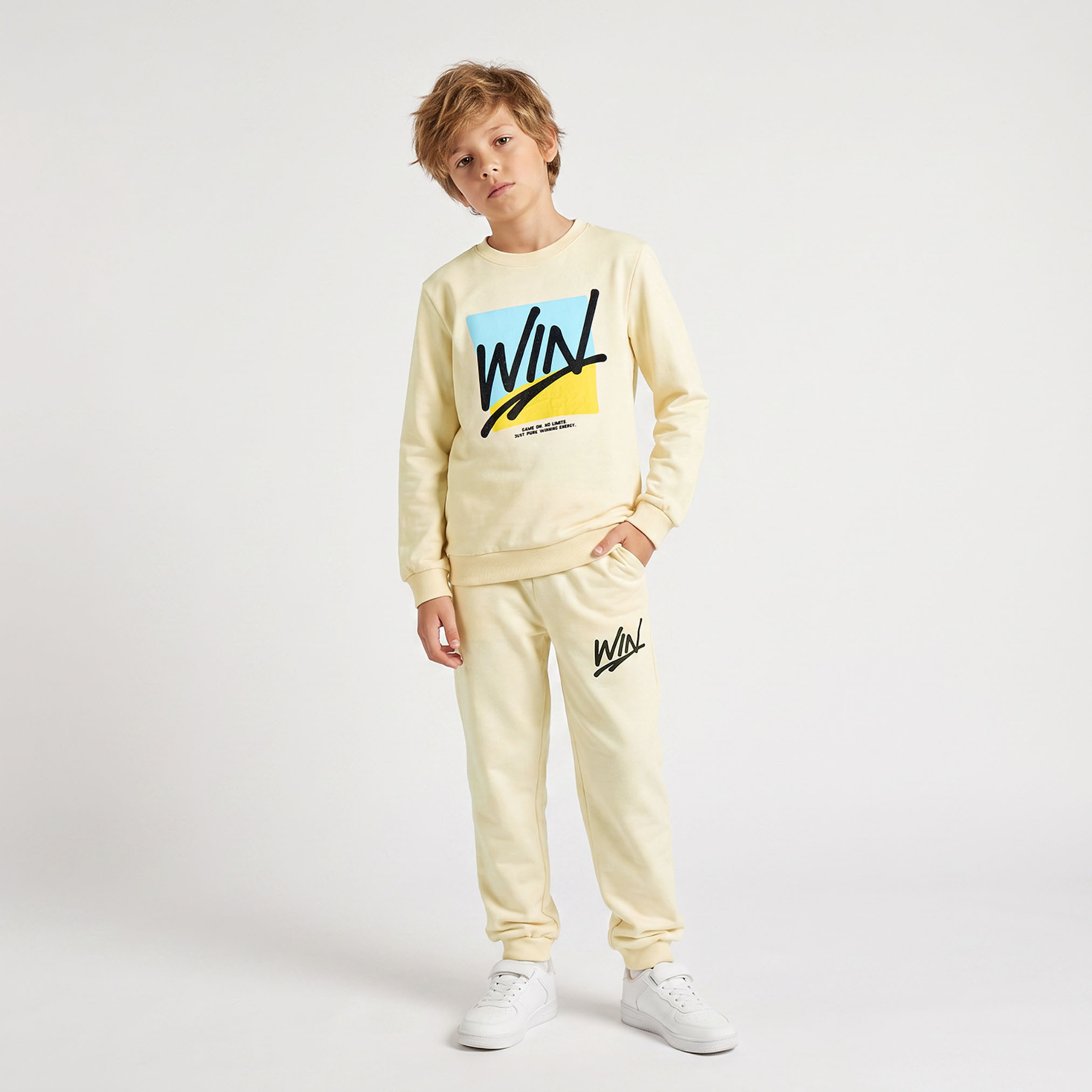 Juniors Crew Neck Long Sleeves Sweatshirt with Slogan Print-boys-clothing-winterwear-sweatshirts-image-3