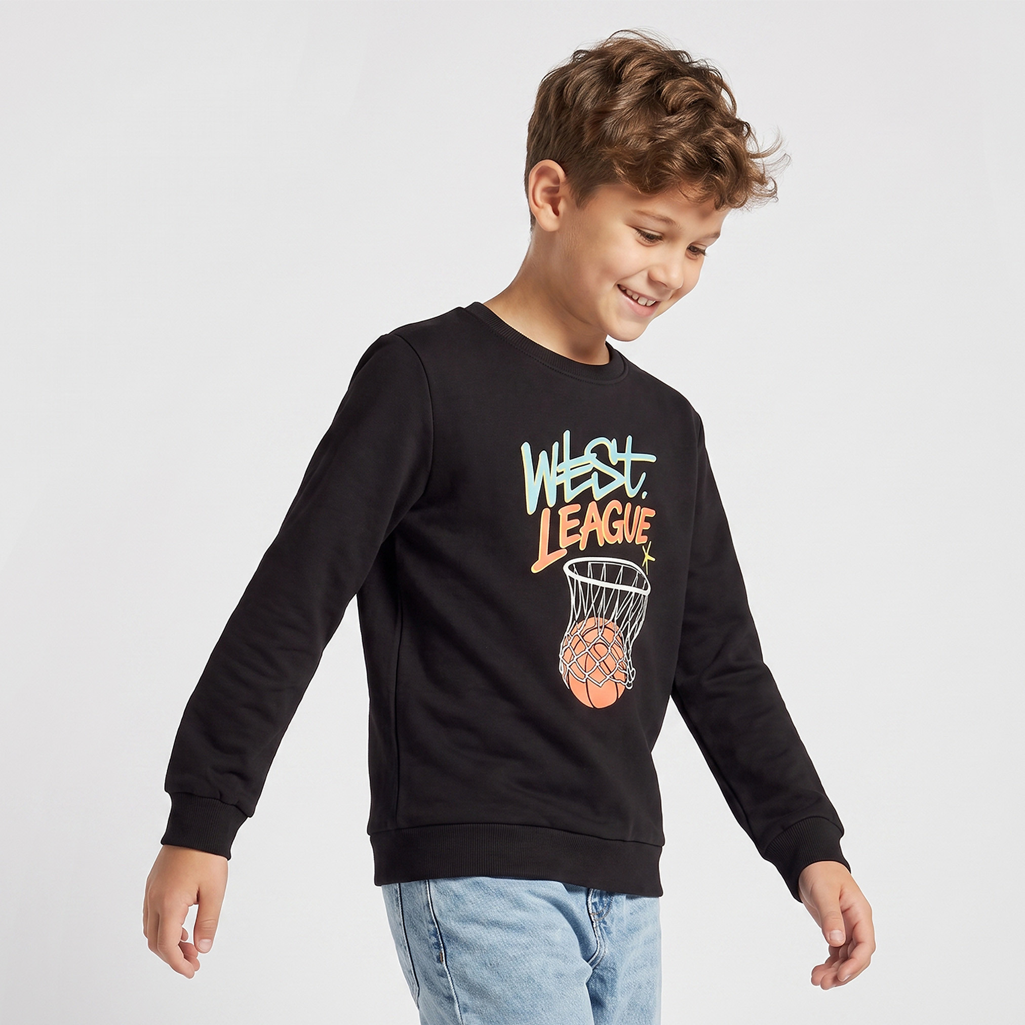 Juniors Basketball Print Sweatshirt with Long Sleeves-boys-clothing-winterwear-sweatshirts-image-1