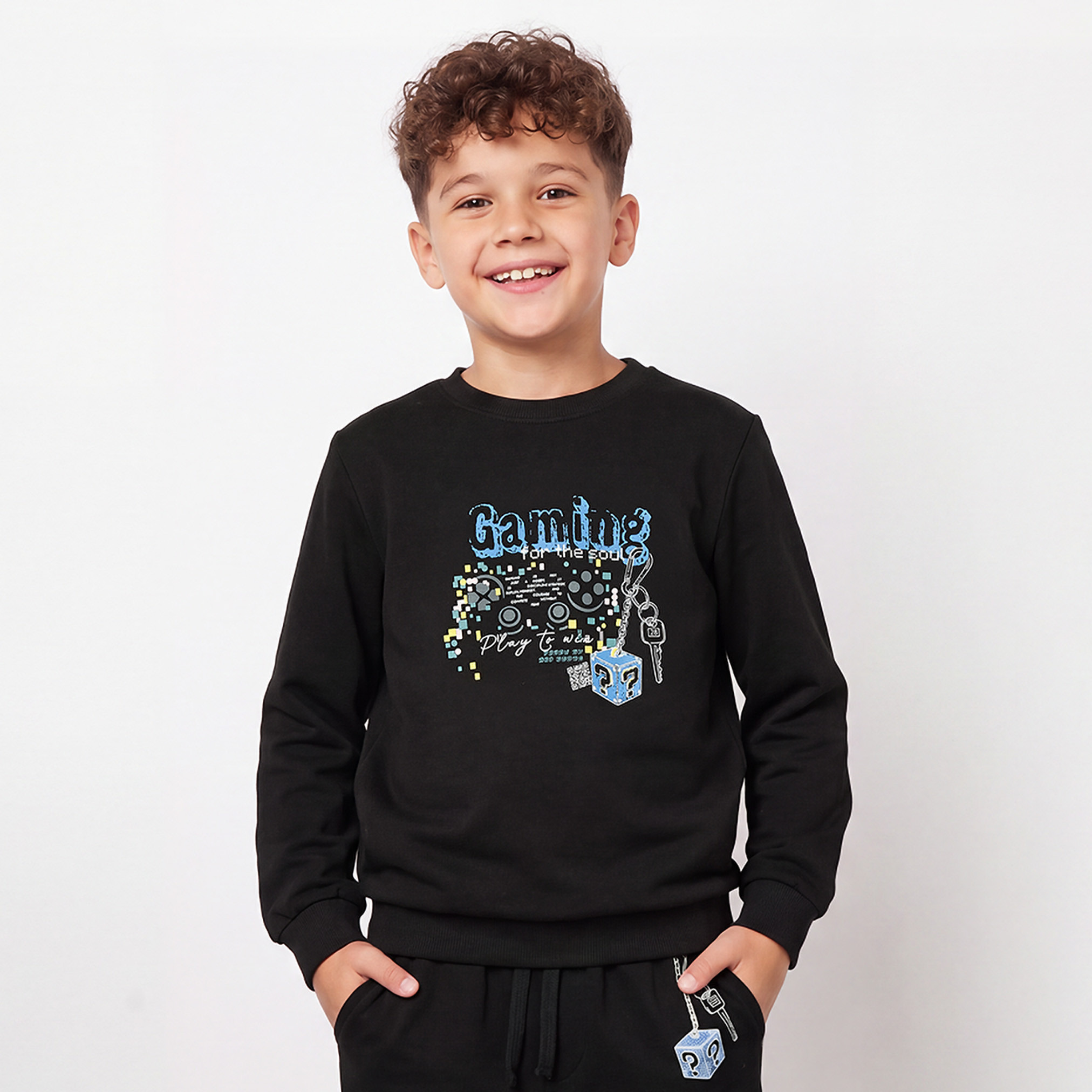 سويت شيرت بياقة مستديرة بطبعة جيمر من جونيورز-boys-clothing-winterwear-sweatshirts-image-1