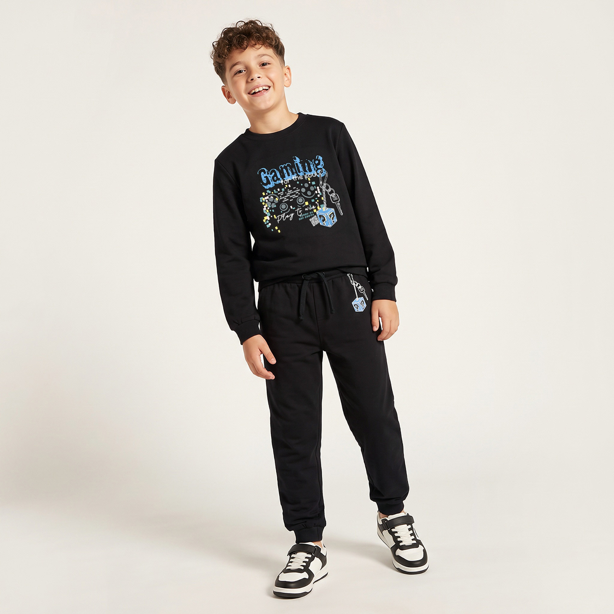 سويت شيرت بياقة مستديرة بطبعة جيمر من جونيورز-boys-clothing-winterwear-sweatshirts-image-2