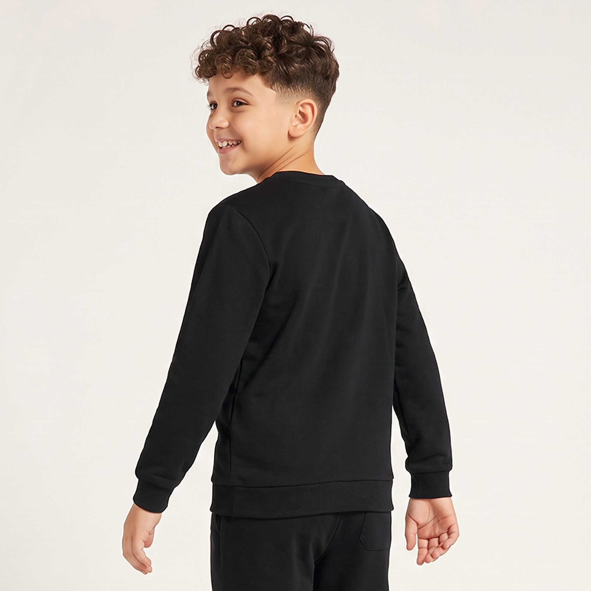 سويت شيرت بياقة مستديرة بطبعة جيمر من جونيورز-boys-clothing-winterwear-sweatshirts-image-3
