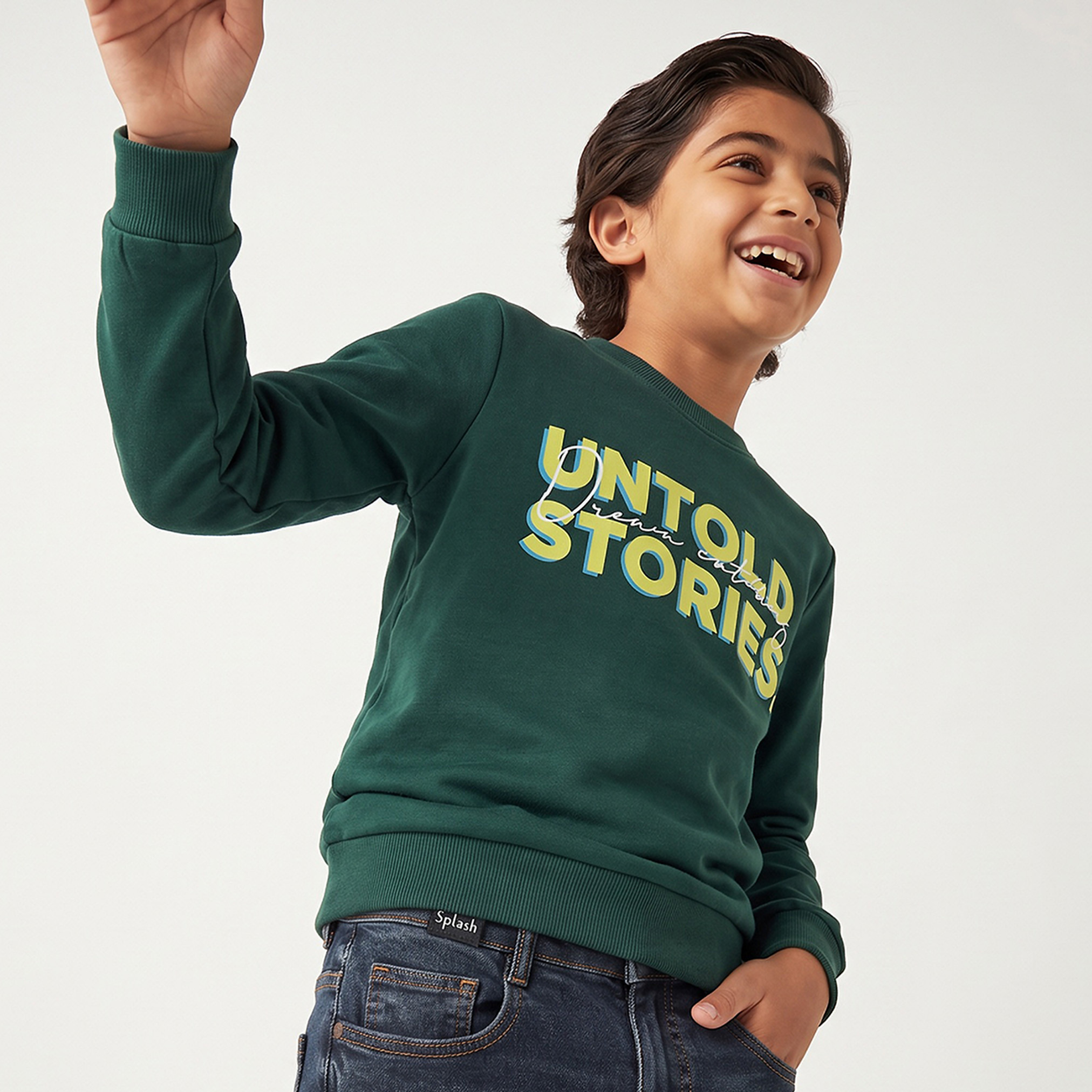 سويت شيرت بياقة مستديرة وطبعات تايبوجرافيك من جونيورز-boys-clothing-winterwear-sweatshirts-image-1