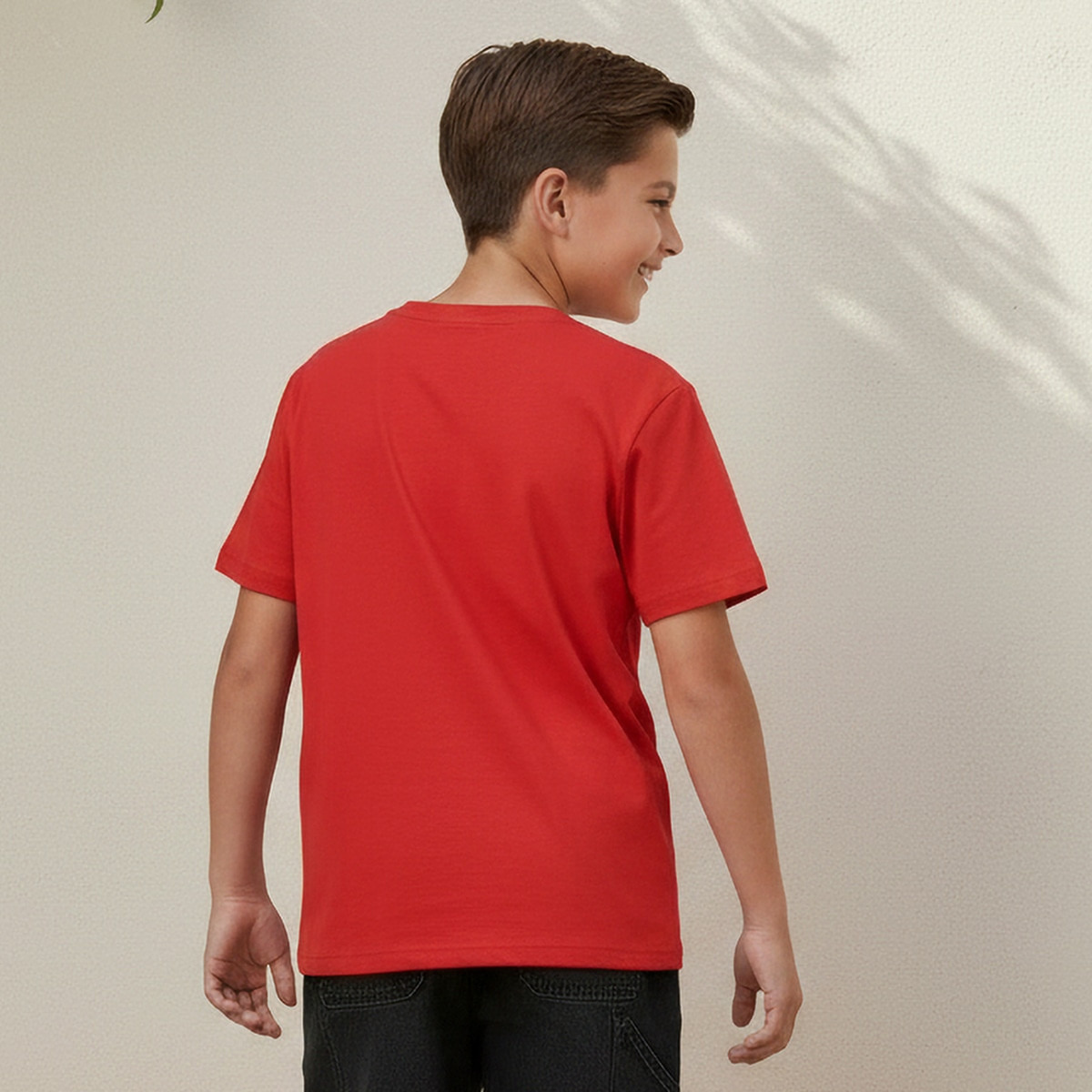 طقم بنطلون وتيشيرت بياقة ضيقة وأكمام قصيرة وطبعات من جونيورز-boys-clothing-setsandcoords-image-3