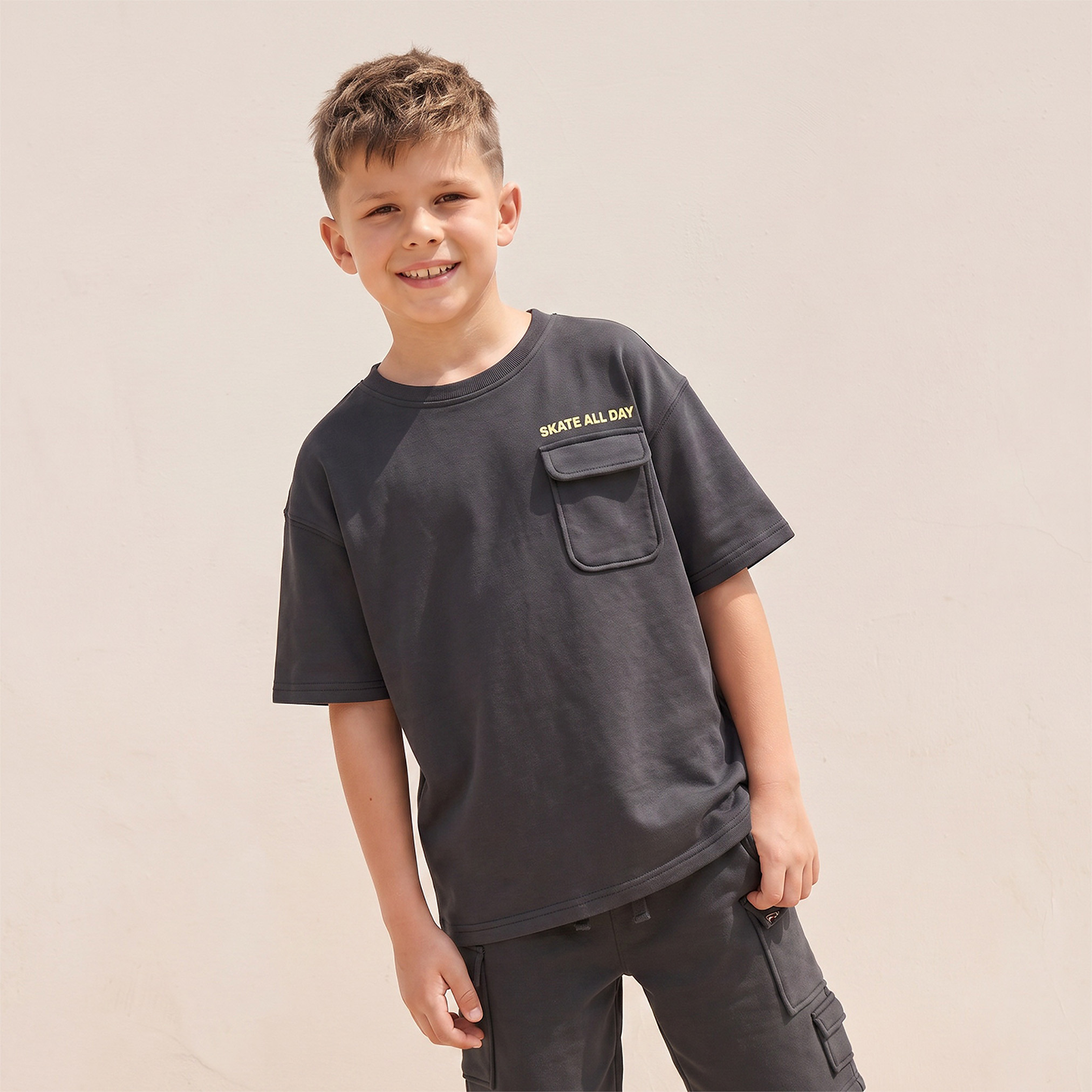 Juniors Crew Neck Short Sleeves T-shirt and Cargo Shorts Set with Slogan Print-boys-clothing-setsandcoords-image-2