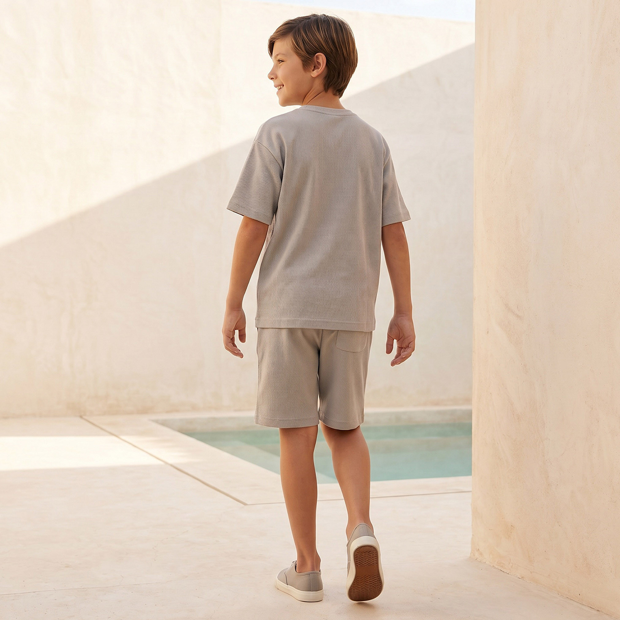 Juniors Crew Neck Short Sleeves T-shirt and Shorts Set with Textured Design-boys-clothing-setsandcoords-image-4