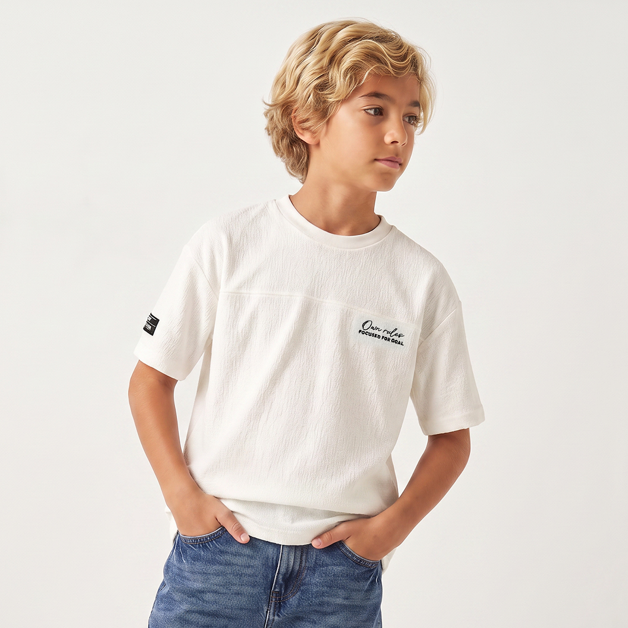 تيشيرت بياقة ضيقة وأكمام منسدلة بارز الملمس من جونيورز-boys-clothing-tshirtsandpolos-image-1