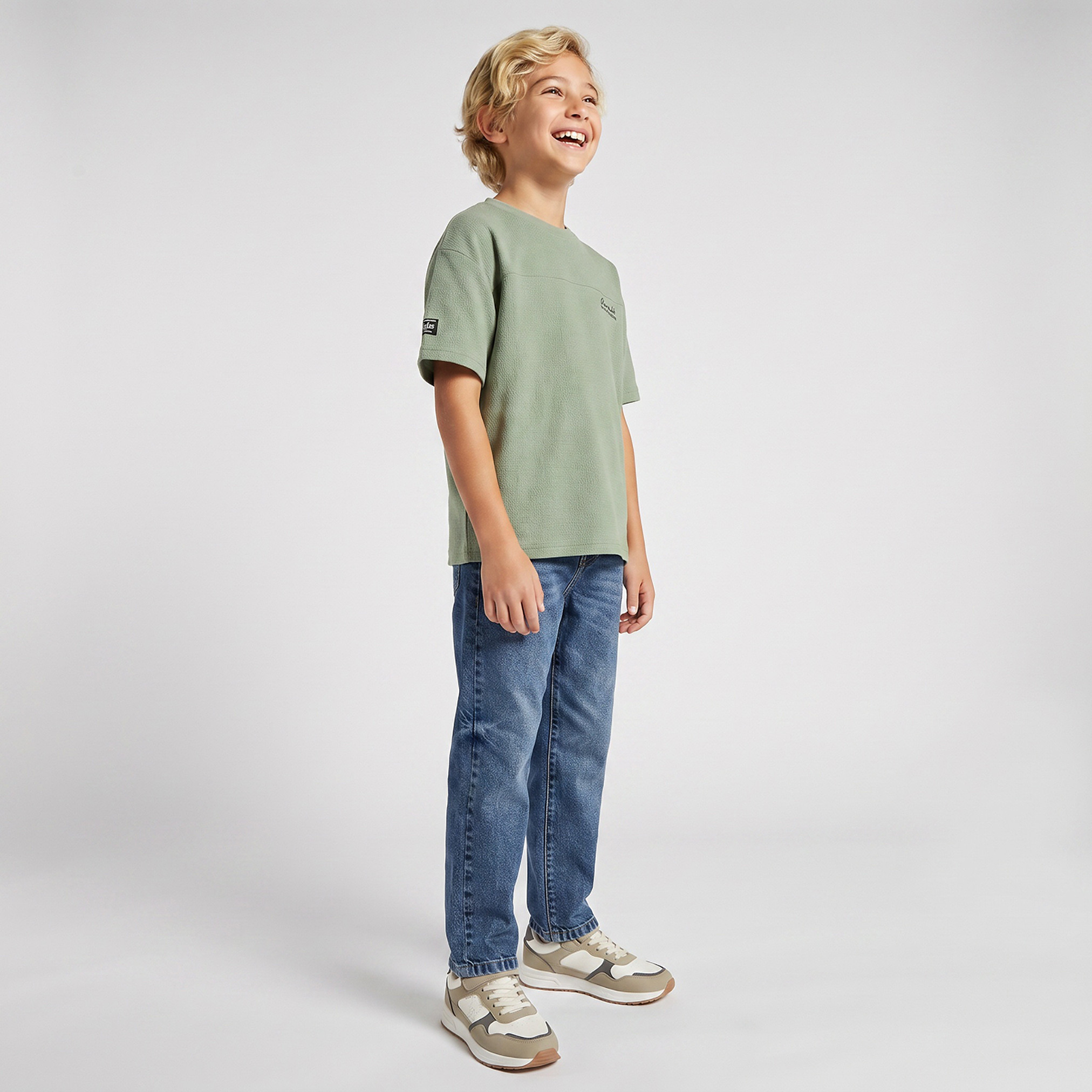 تيشيرت بياقة ضيقة وأكمام منسدلة بارز الملمس من جونيورز-boys-clothing-tshirtsandpolos-image-4