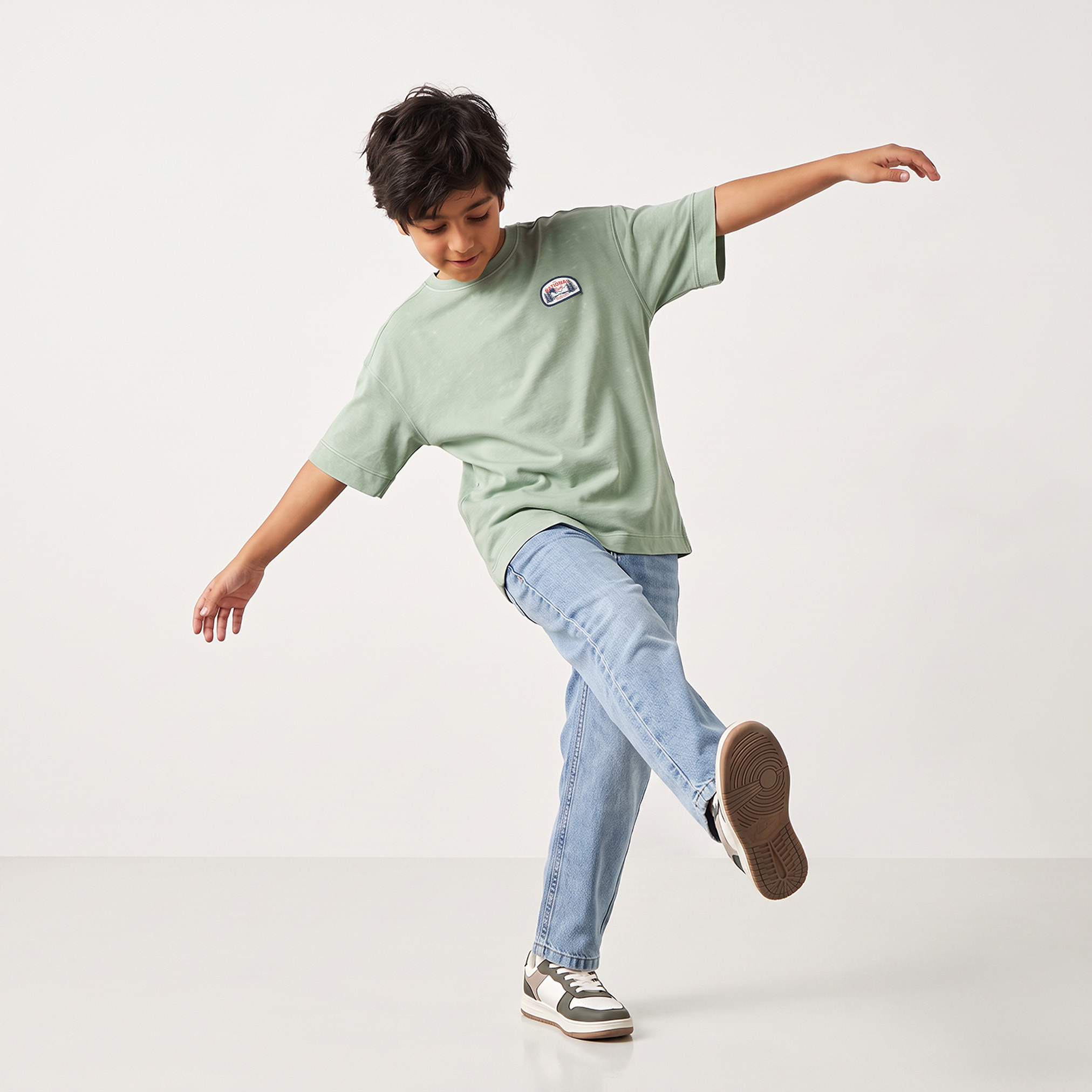 تيشيرت بياقة ضيقة وأكمام قصيرة من جونيورز-boys-clothing-tshirtsandpolos-image-4