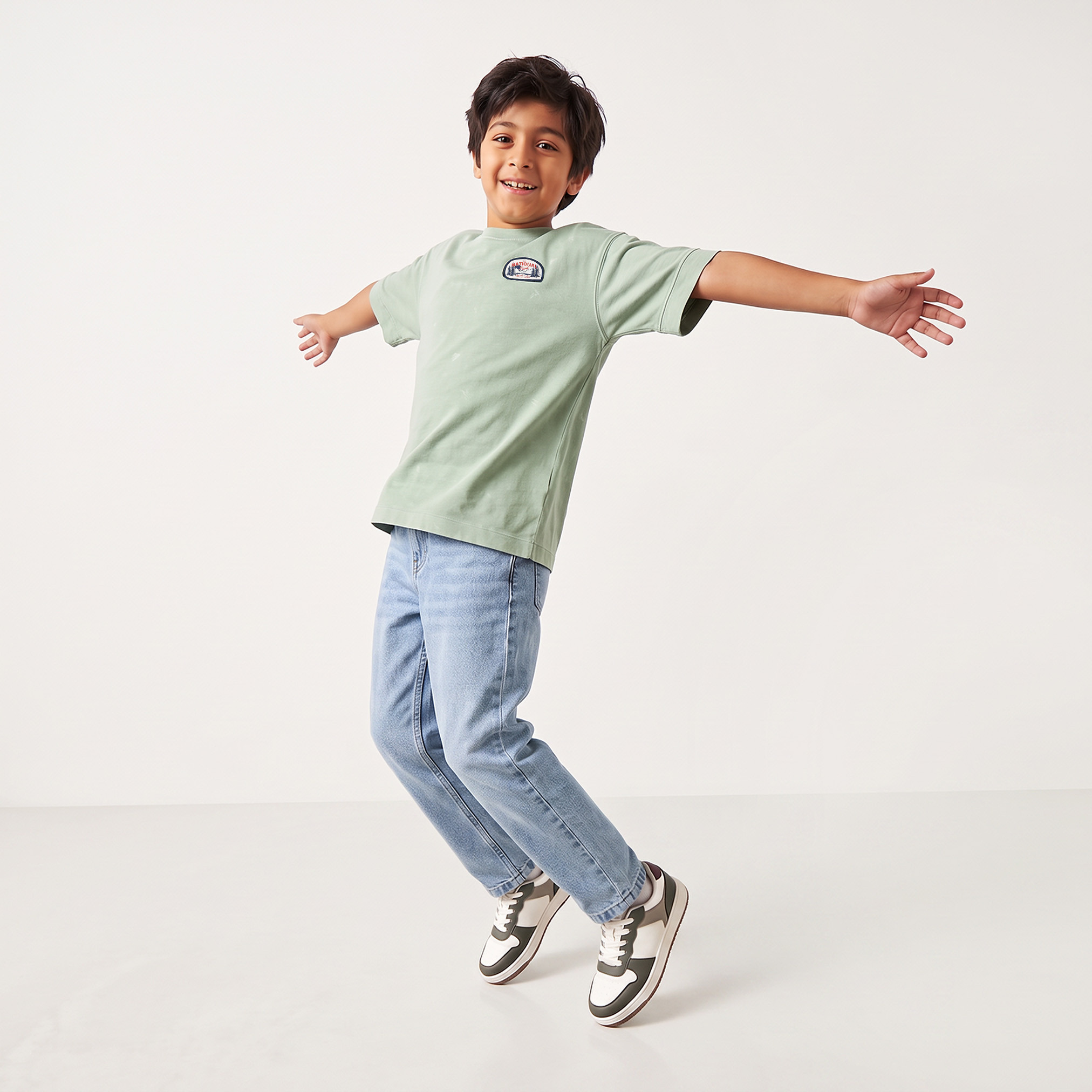 تيشيرت بياقة ضيقة وأكمام قصيرة من جونيورز-boys-clothing-tshirtsandpolos-image-5
