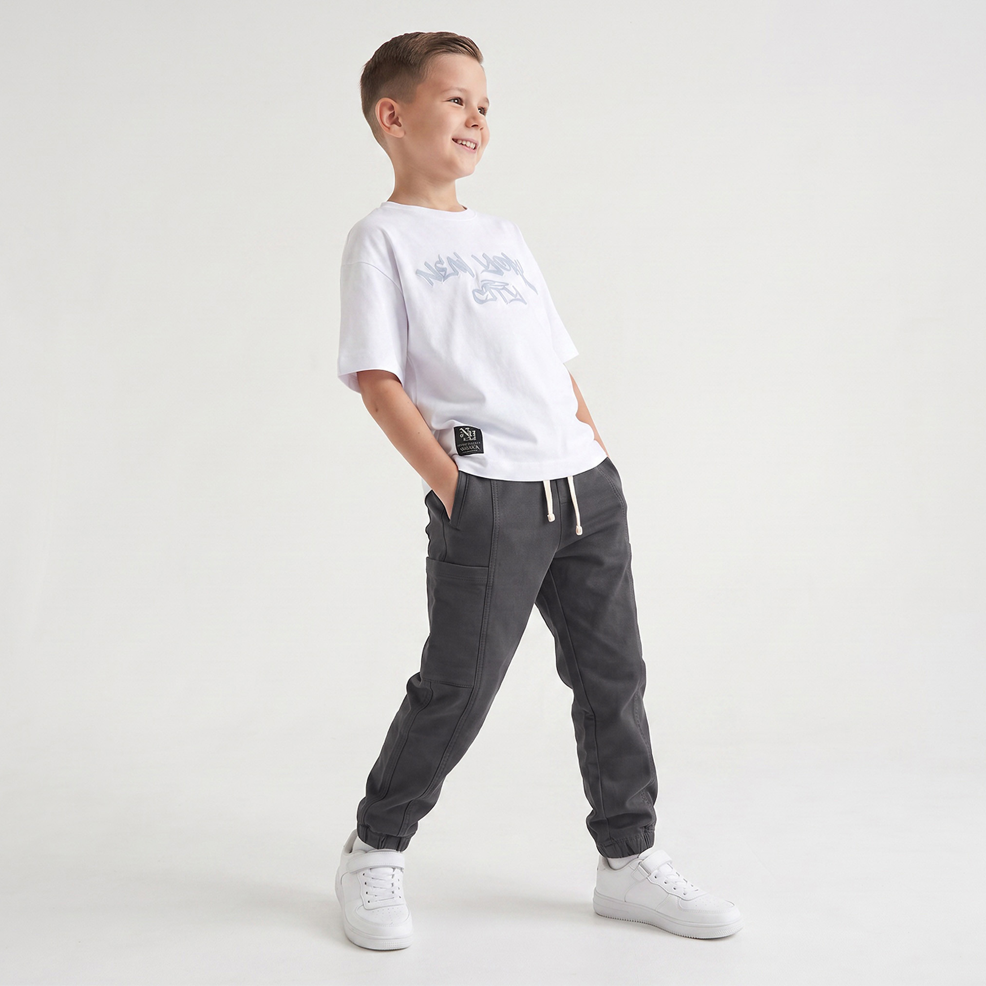Juniors Regular Fit Trousers with Pockets, Drawstring Waist-boys-clothing-bottoms-trousers-image-5