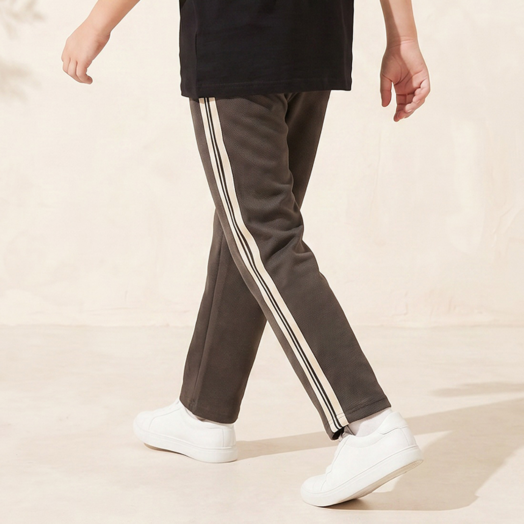Juniors Drawstring Waistband Joggers with Striped Detail-boys-clothing-bottoms-joggersandtrackpants-image-3