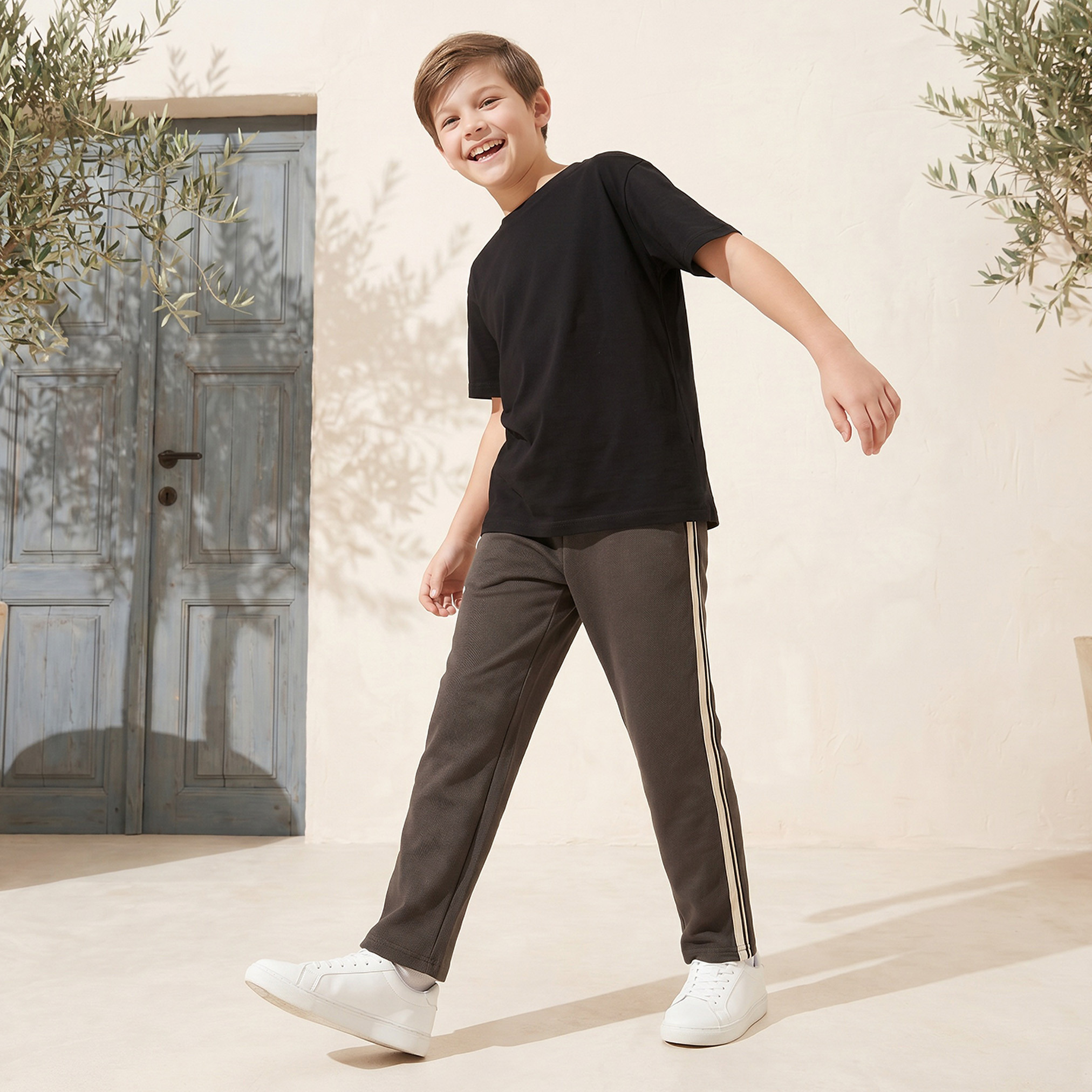 Juniors Drawstring Waistband Joggers with Striped Detail-boys-clothing-bottoms-joggersandtrackpants-image-5