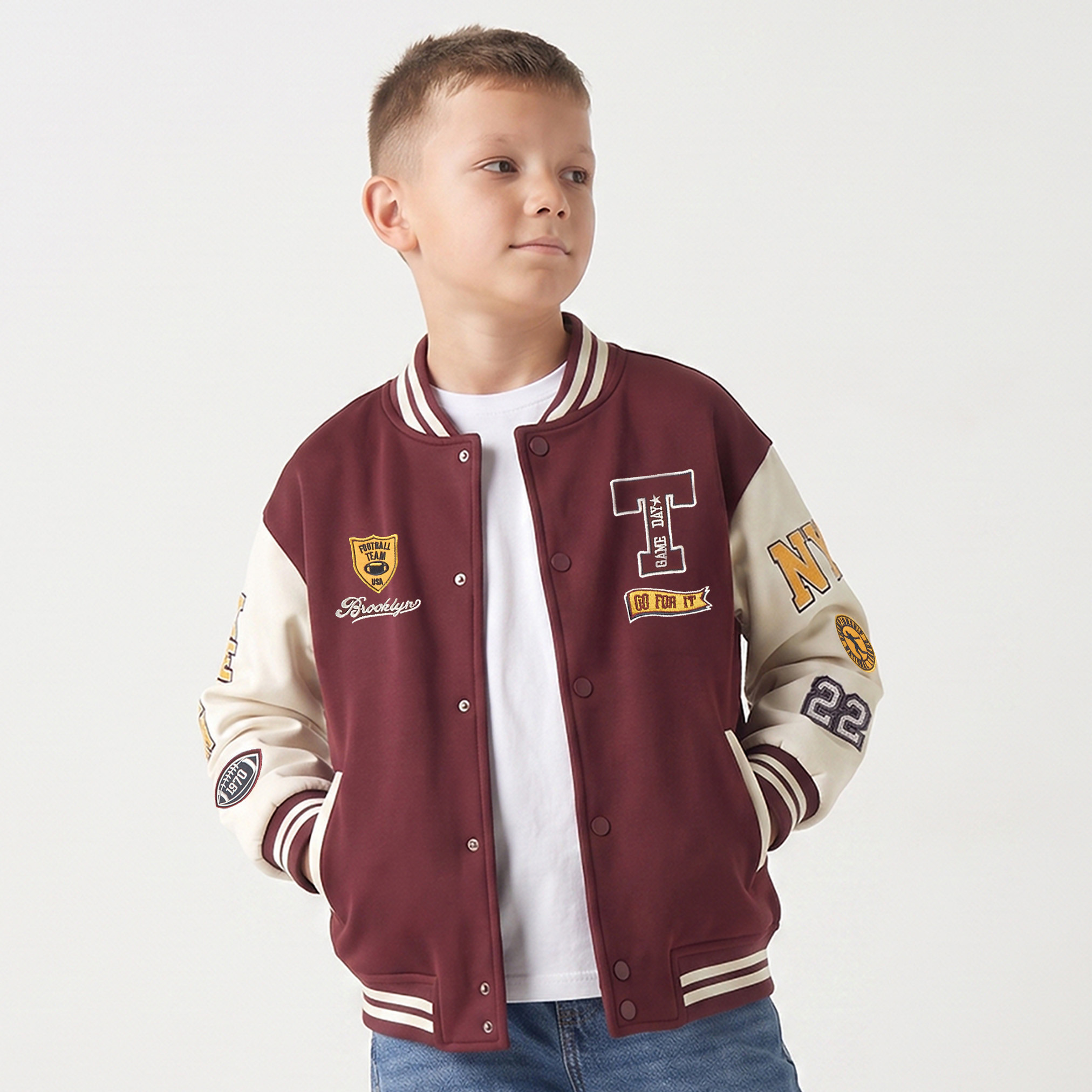 جاكيت فارستي مطرز بأكمام متباينة من جونيورز-boys-clothing-jacketsandcoats-image-1