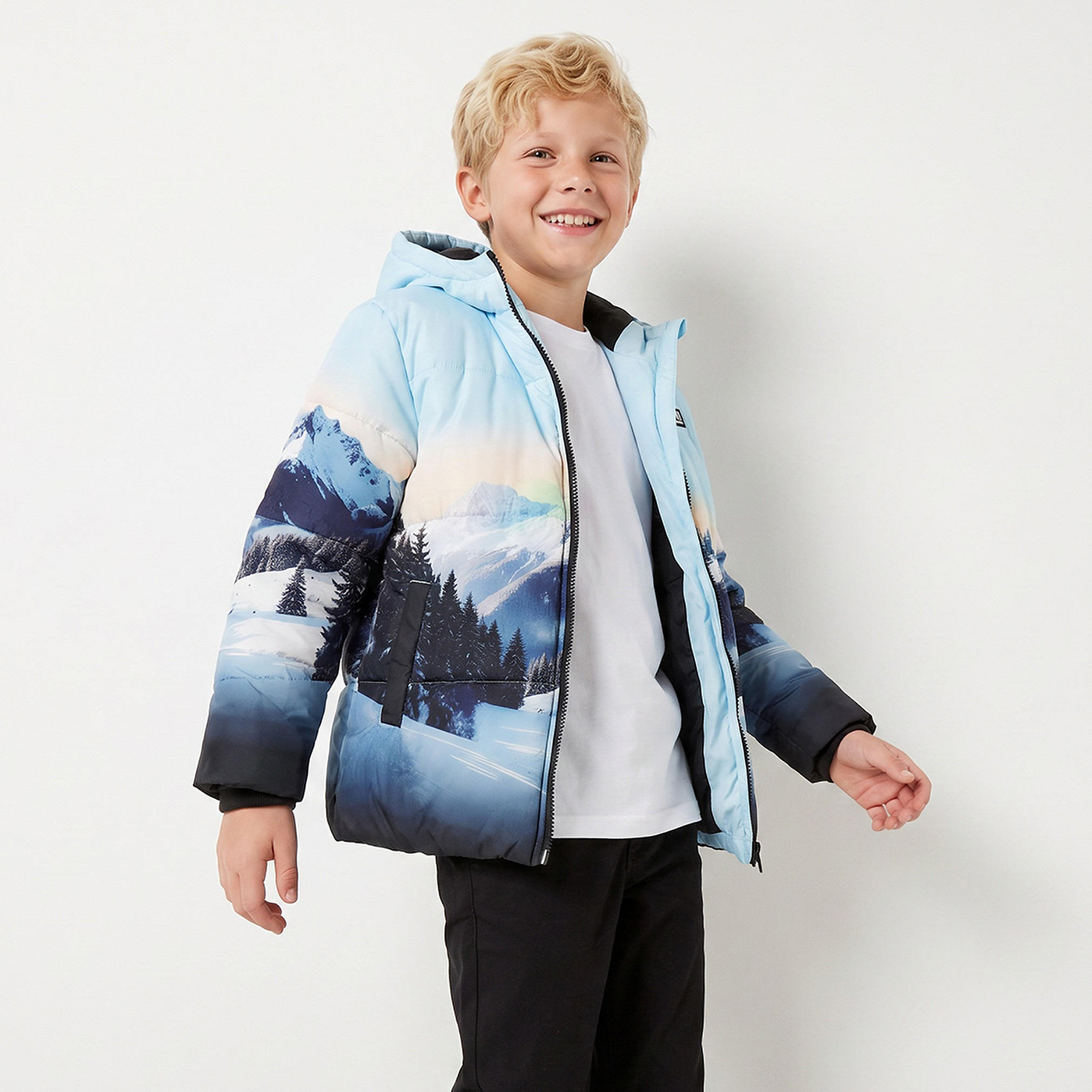 جاكيت منفوخ بطبعات جبال مع قبعة من جونيورز-boys-clothing-jacketsandcoats-image-4