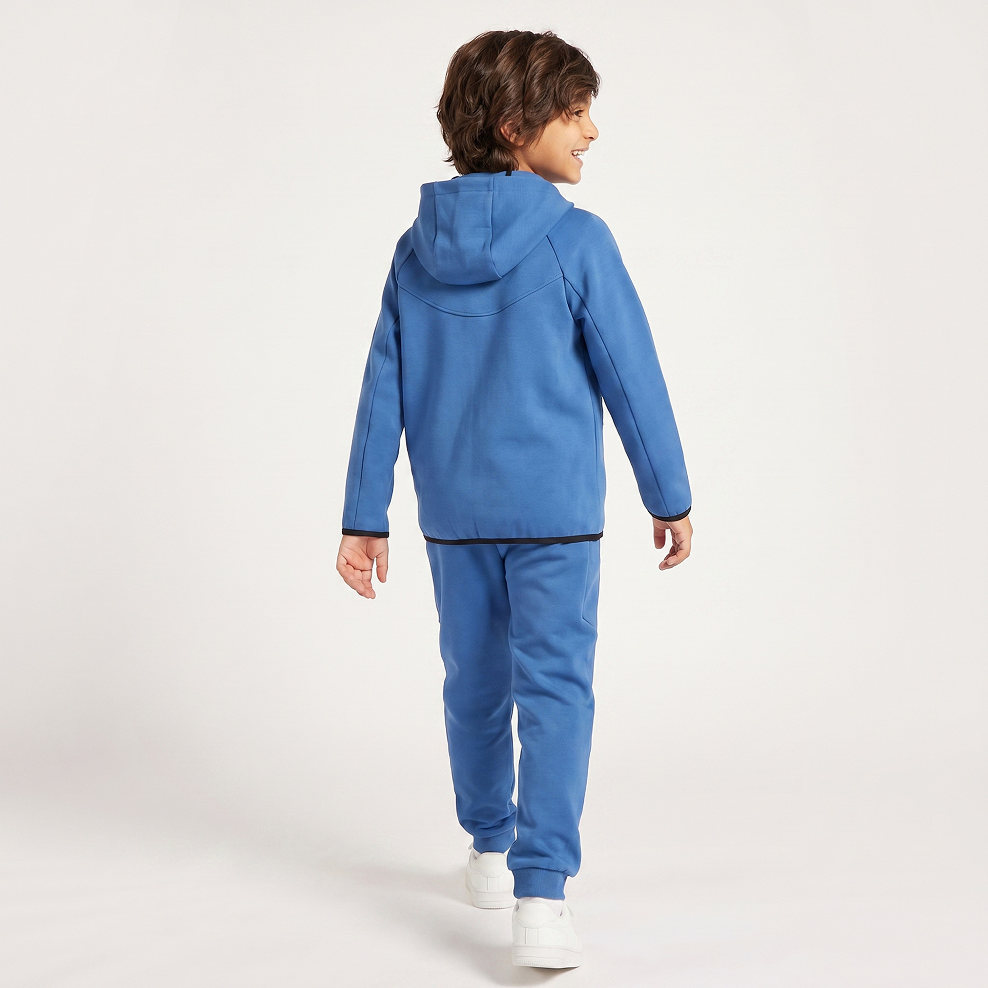 طقم بنطلون رياضي وسويت شيرت بقبعة وأكمام طويلة وتفاصيل ألواح من جونيورز-boys-clothing-setsandcoords-image-2