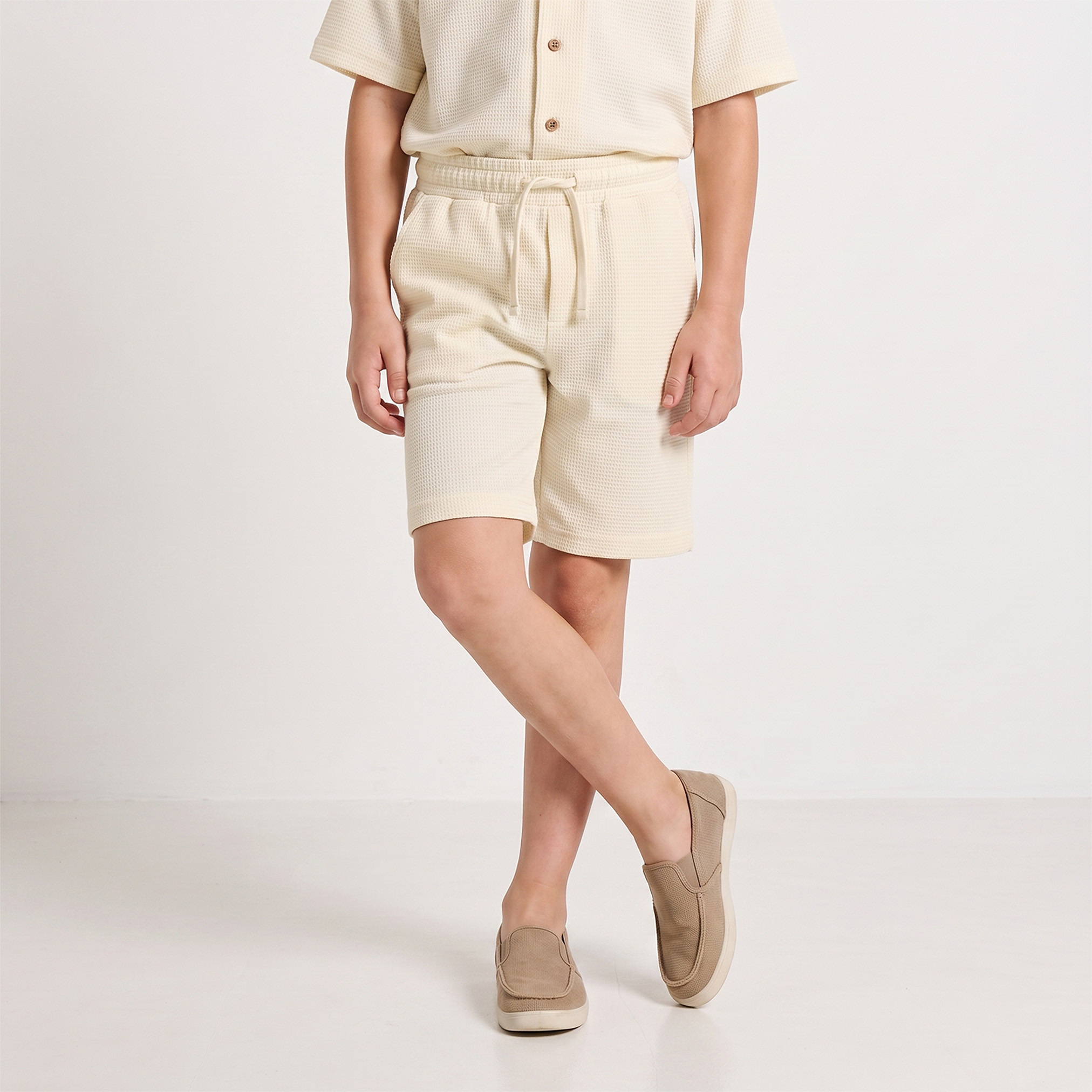 Juniors Collared Short Sleeves Shirt and Shorts Set with Texture Detail-boys-clothing-setsandcoords-image-4