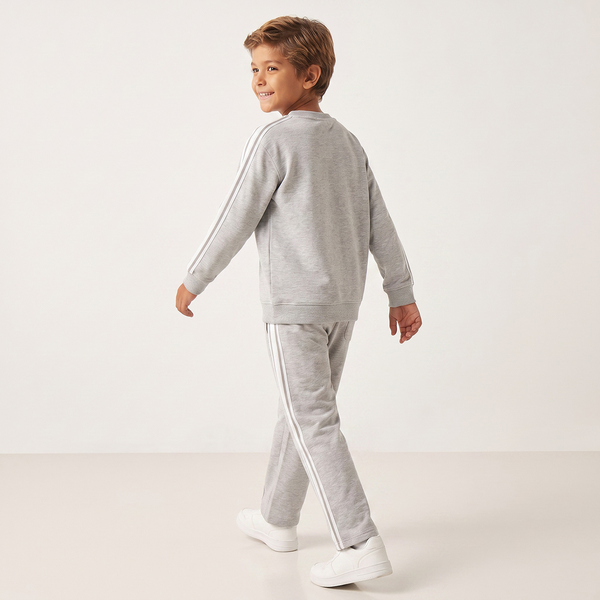 Juniors Crew Neck Long Sleeves Sweatshirt and Track Pants Set with Typographic Print-boys-clothing-setsandcoords-image-2