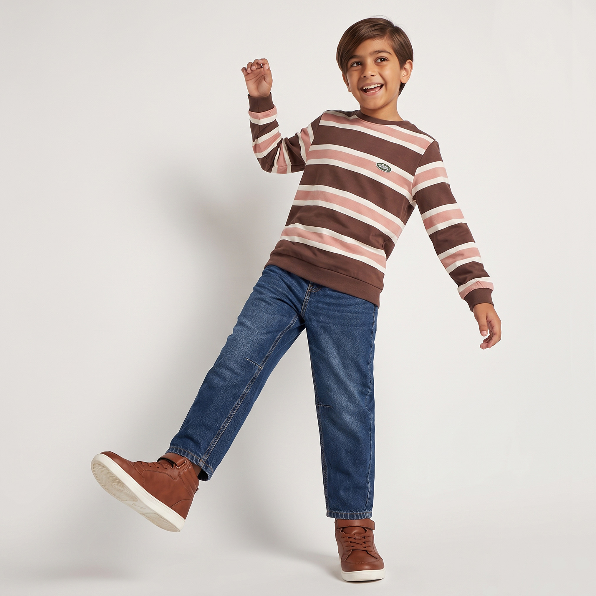 بنطلون جينز بقصة عادية وجيوب من جونيورز-boys-clothing-bottoms-jeans-image-4