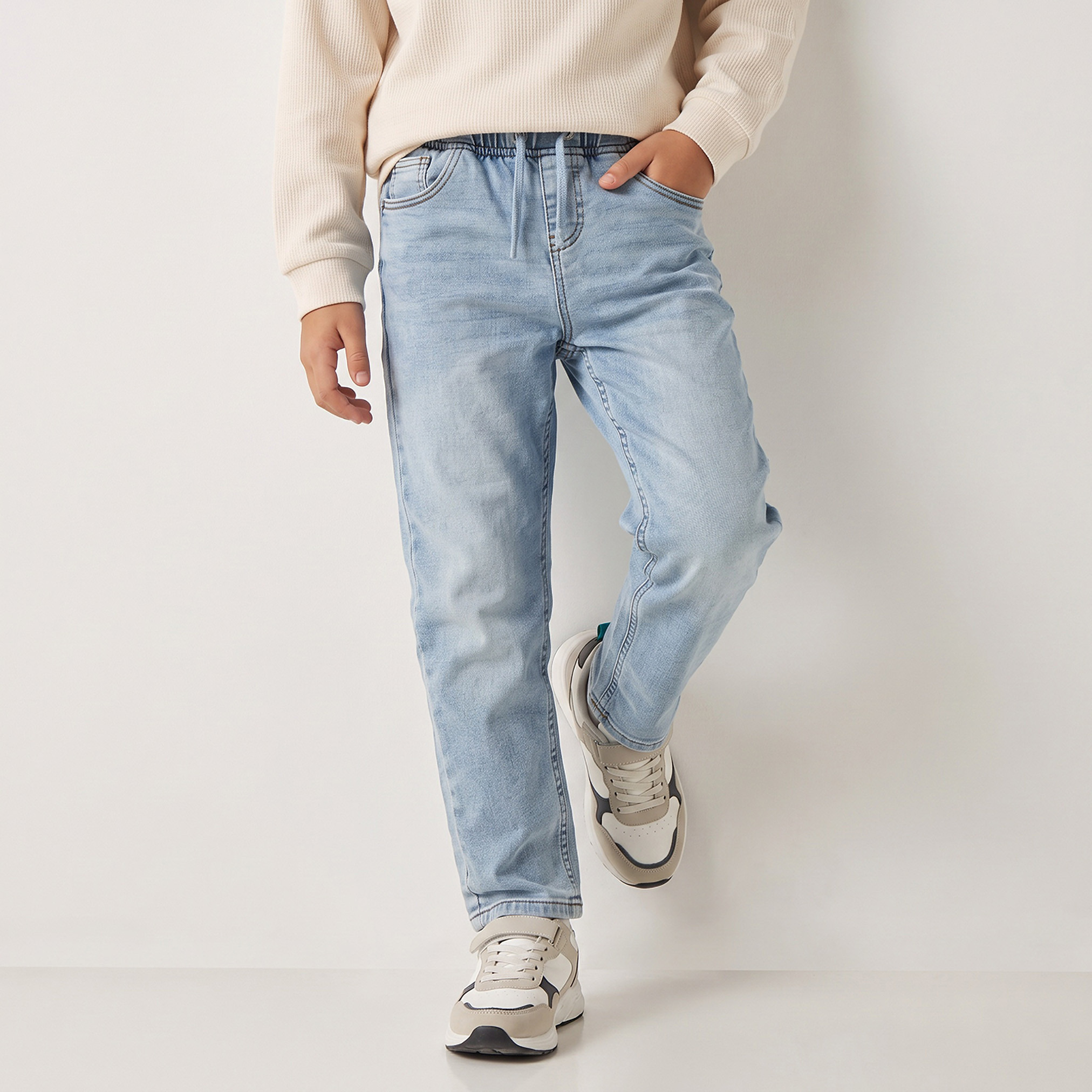 بنطلون جينز رياضي بجيوب من جونيورز -boys-clothing-bottoms-jeans-image-1