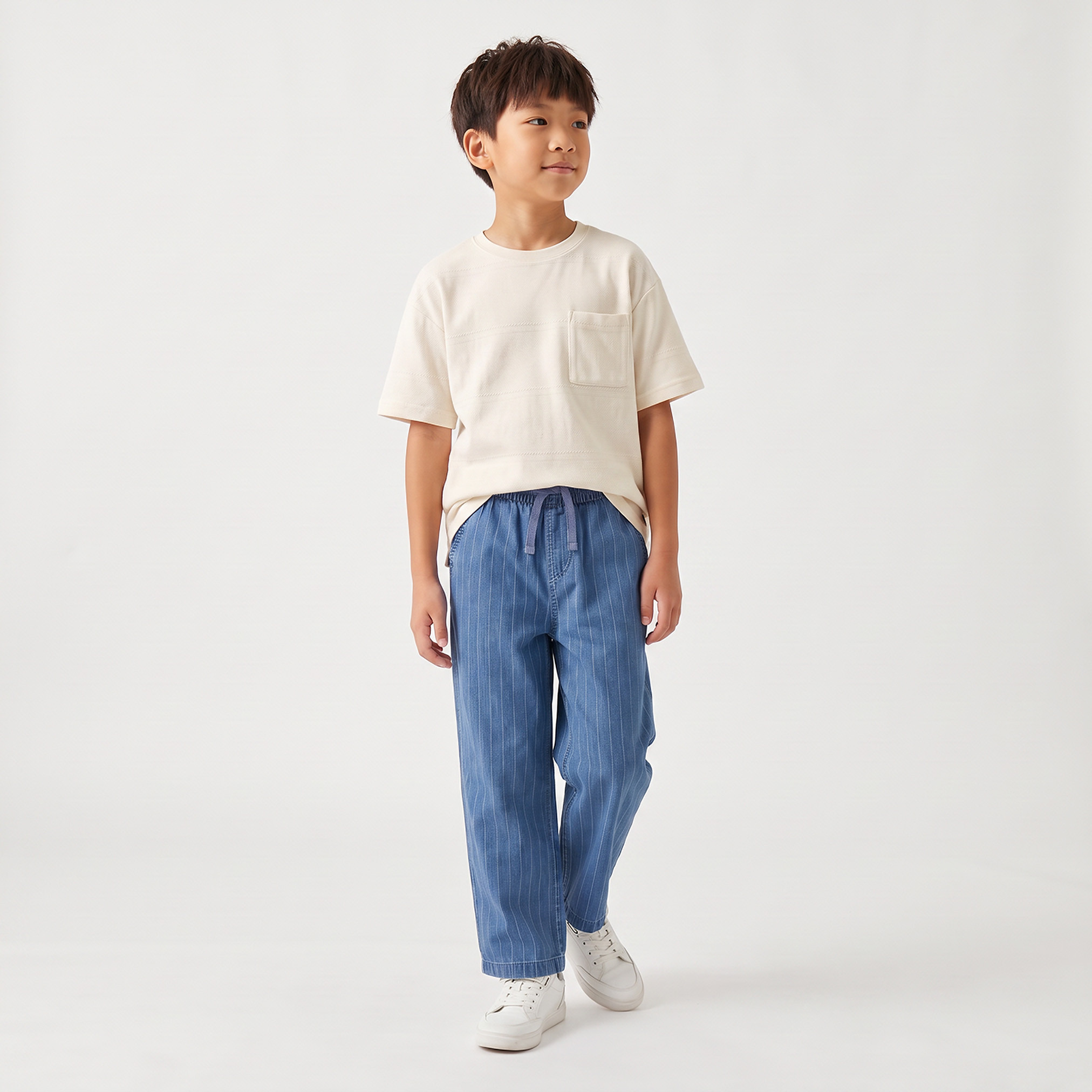 بنطلون جينز بقصة مريحة ورباط إغلاق من جونيورز-boys-clothing-bottoms-jeans-image-5