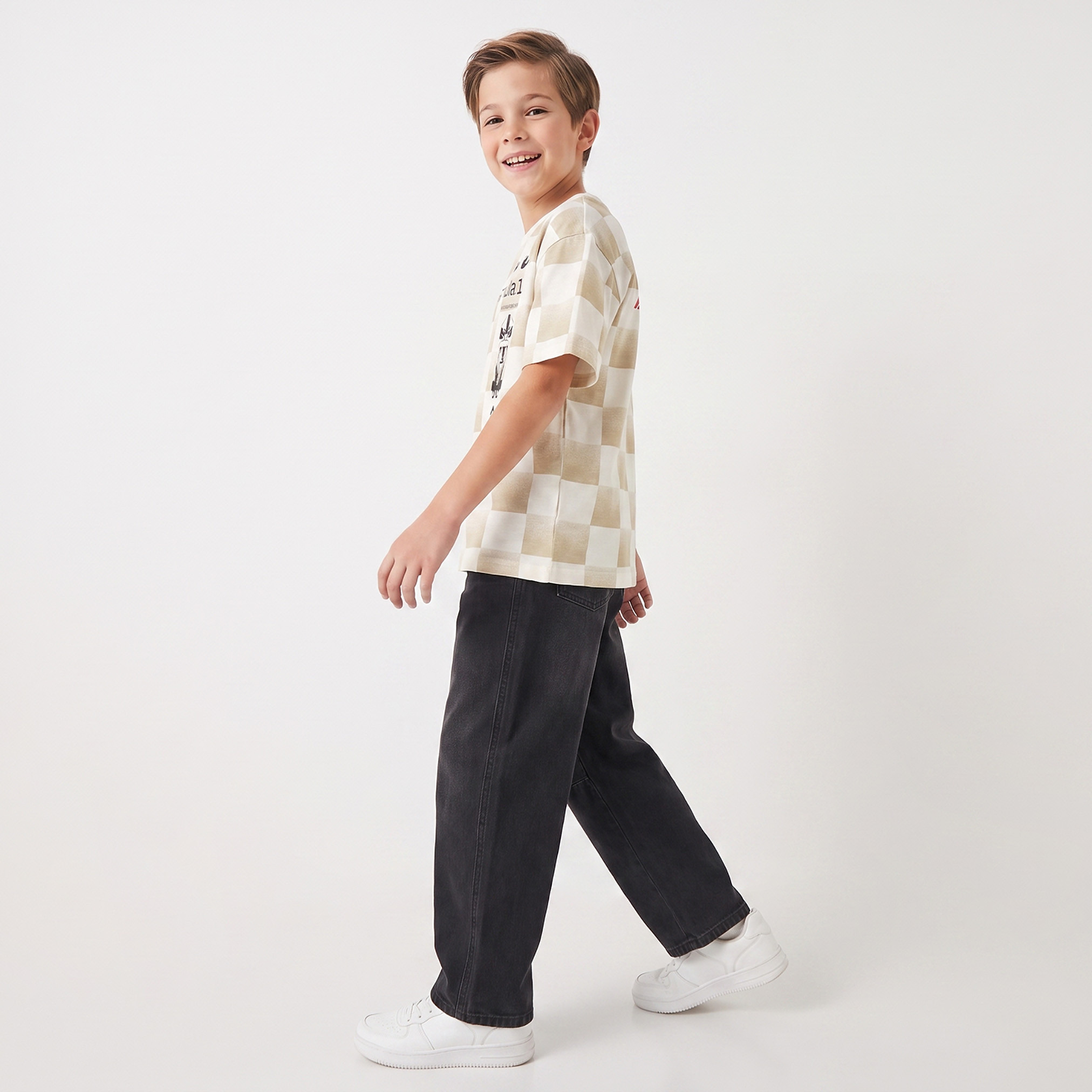 جينز دنيم مغسول بخصر متوسط الارتفاع من جونيورز-boys-clothing-bottoms-jeans-image-2
