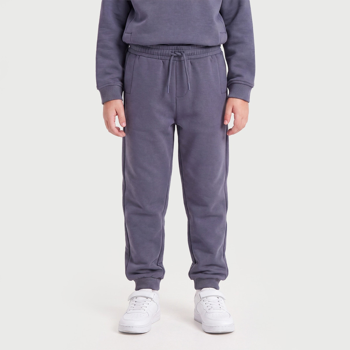 طقم سويت شيرت بغطاء رأس وأكمام طويلة وبنطلون رياضي بجيوب من إكس واي زد-boys-clothing-setsandcoords-image-3