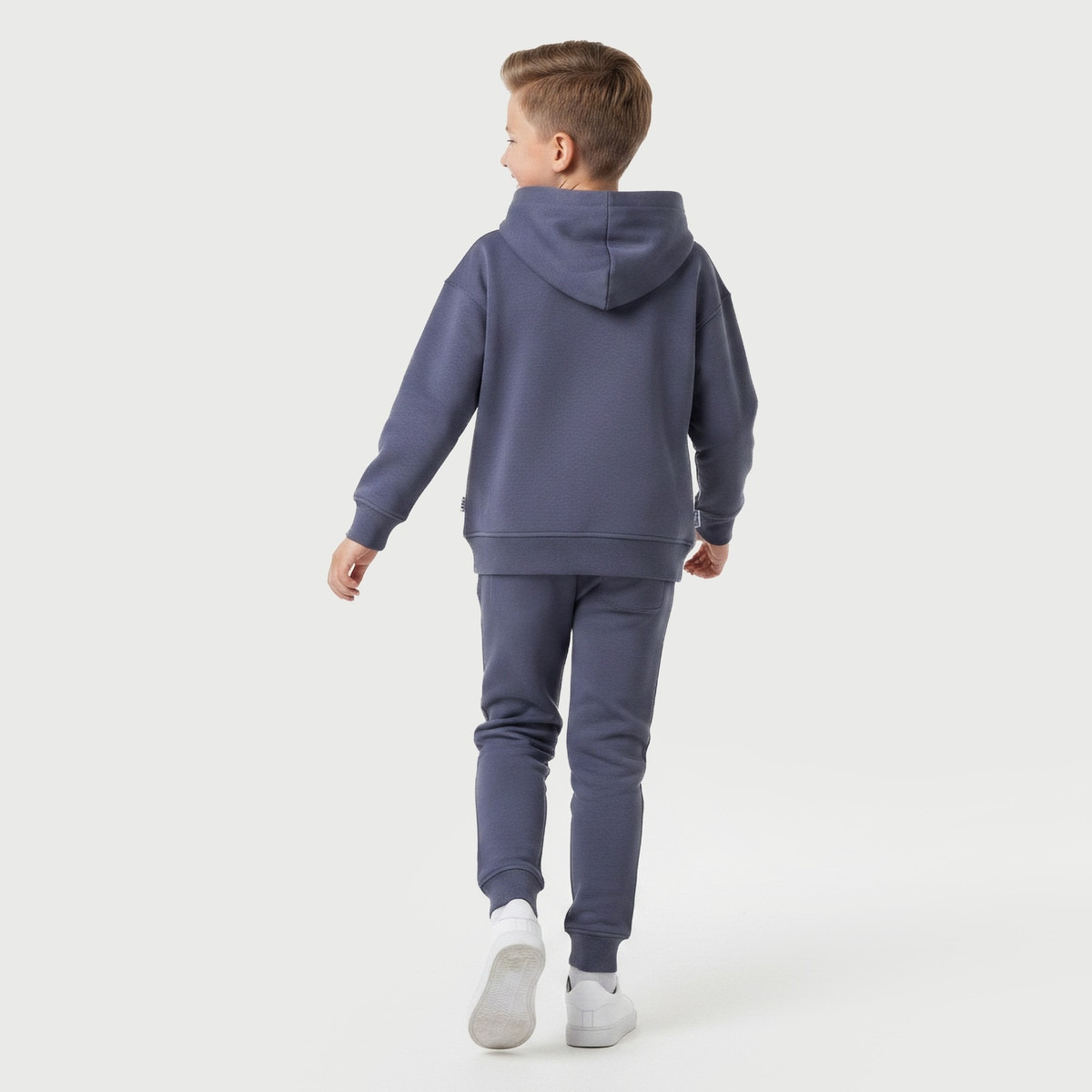 طقم سويت شيرت بغطاء رأس وأكمام طويلة وبنطلون رياضي بجيوب من إكس واي زد-boys-clothing-setsandcoords-image-4