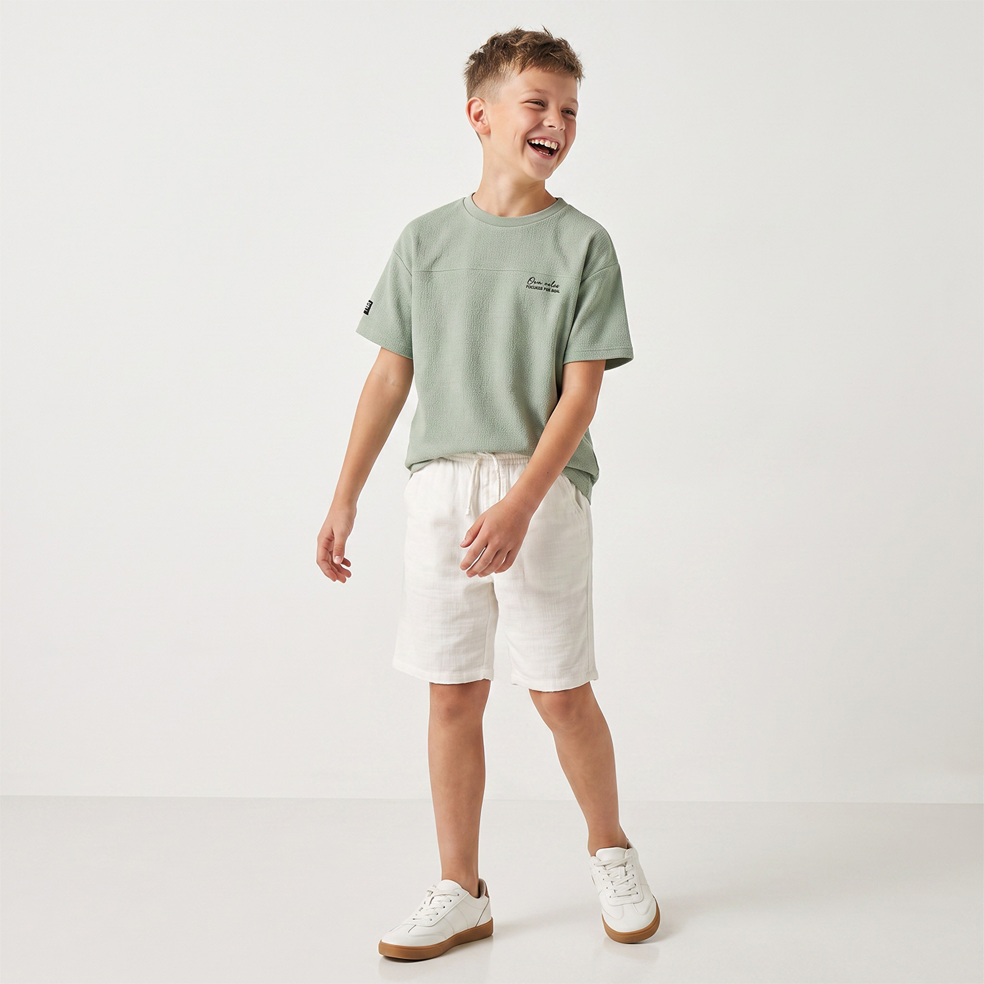 Eligo Knee Length Drawstring Waistband Shorts with Pockets-boys-clothing-bottoms-shorts-image-3