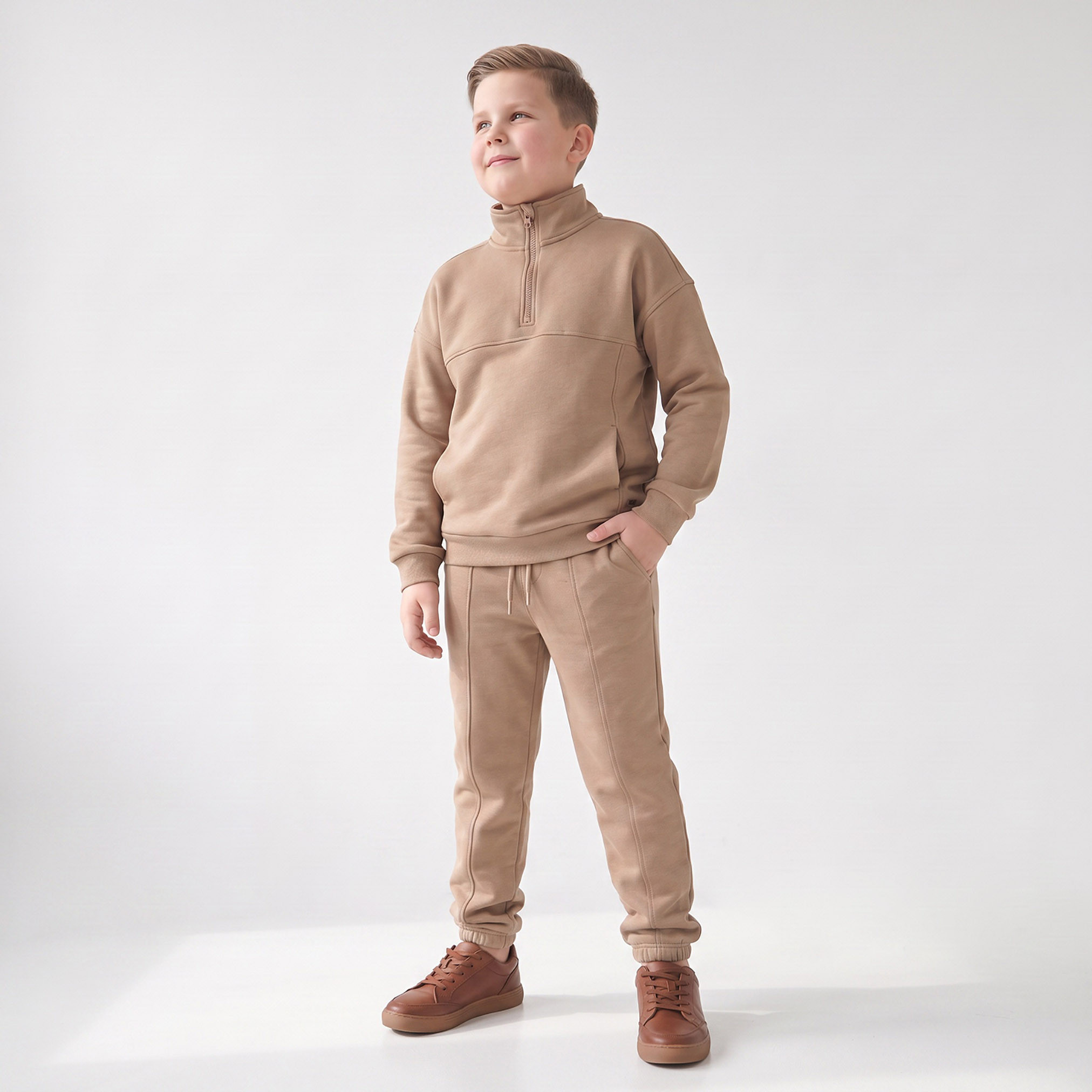 طقم سويت شيرت بياقة عالية وأكمام طويلة مع بنطلون رياضي بجيوب من إليجو-boys-clothing-setsandcoords-image-5