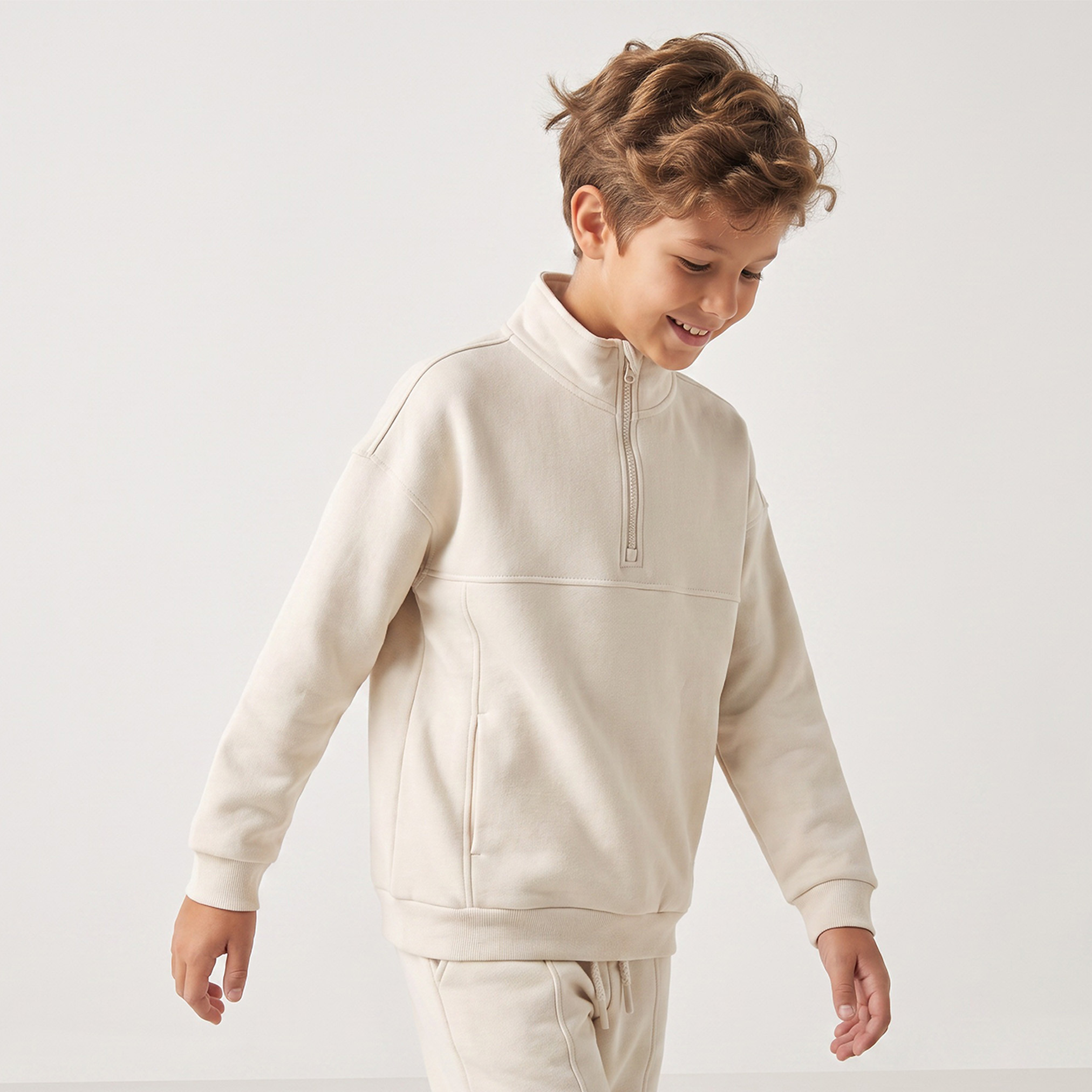 Eligo High Neck Long Sleeves Sweatshirt and Joggers Set with Pockets-boys-clothing-setsandcoords-image-2